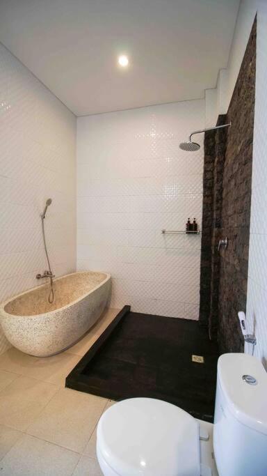 Two-Bedroom Villa - Photo 36