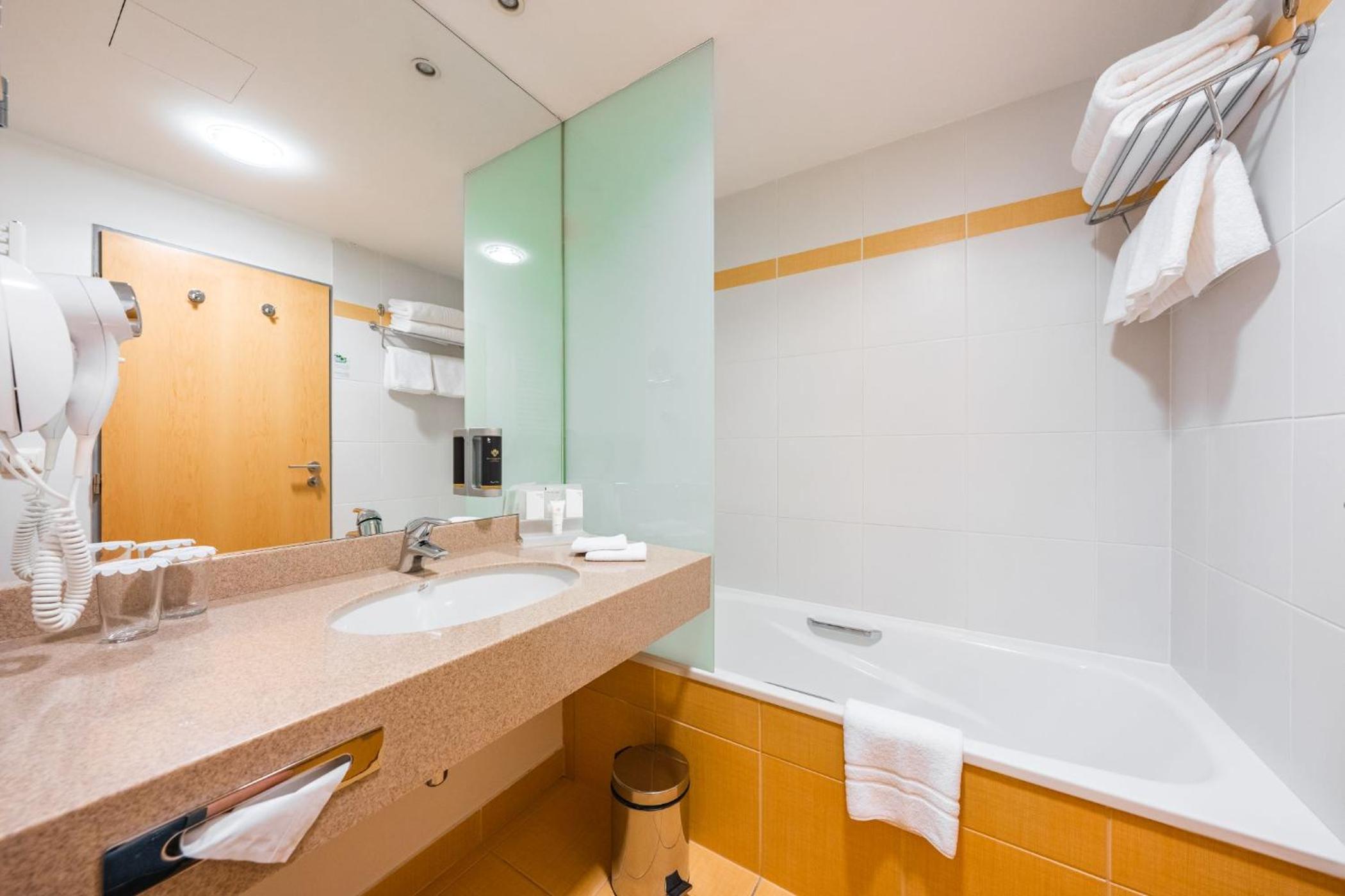 Executive double room with Waterpark Access (extra bed available)