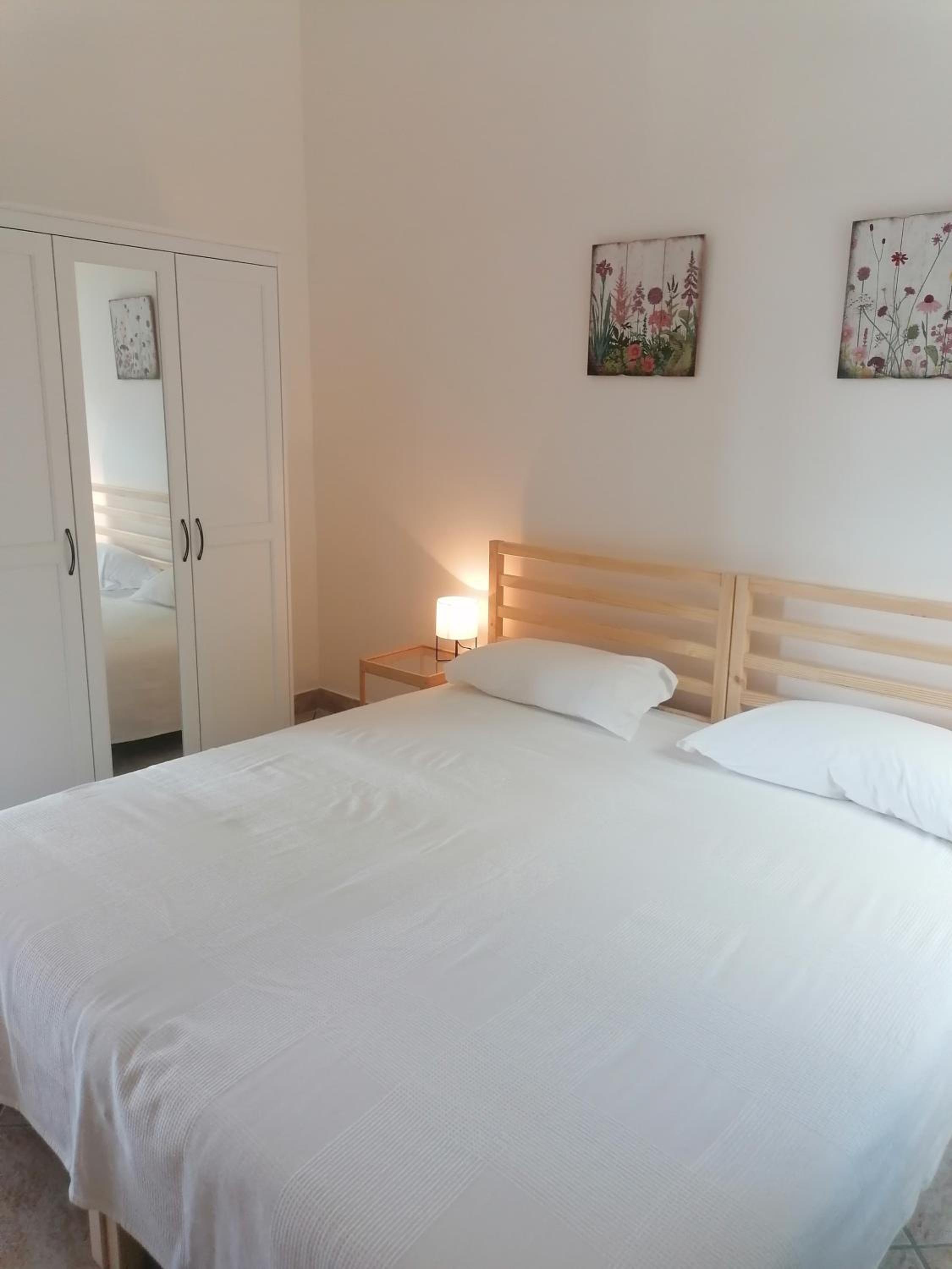 Double Room - Photo 10