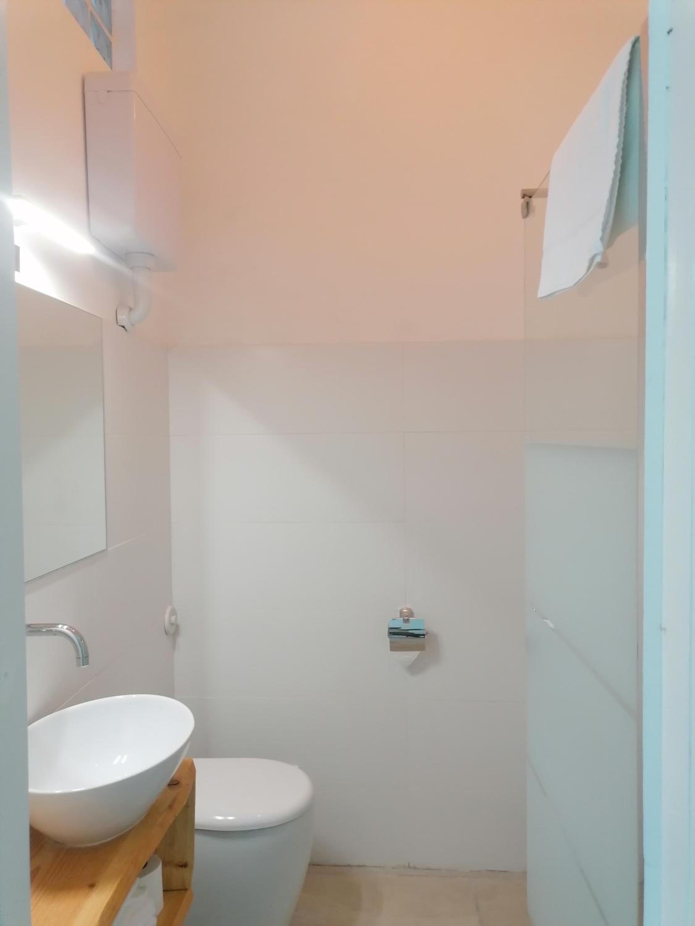 Double Room - Photo 9
