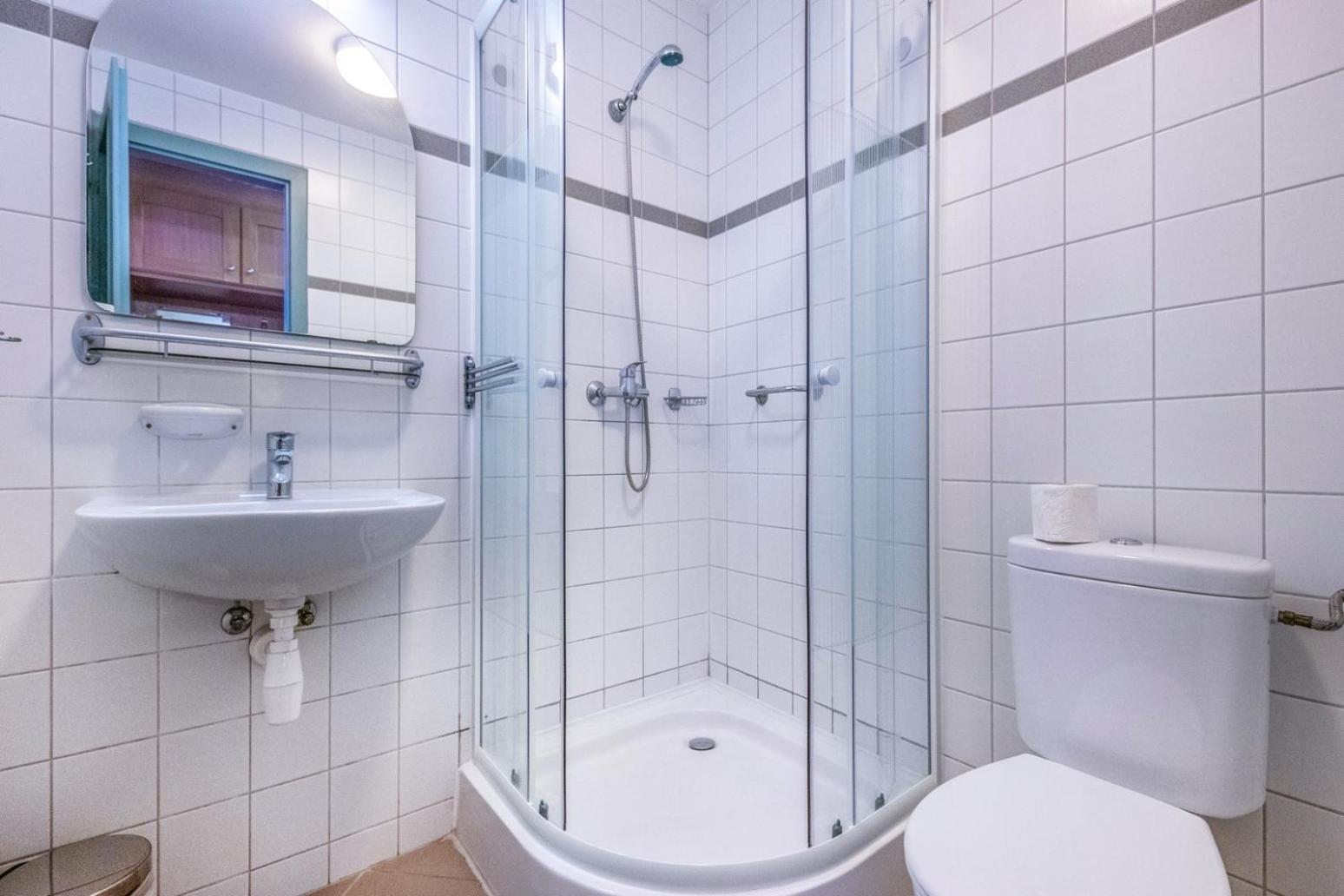 Double or Twin Room - Photo 4