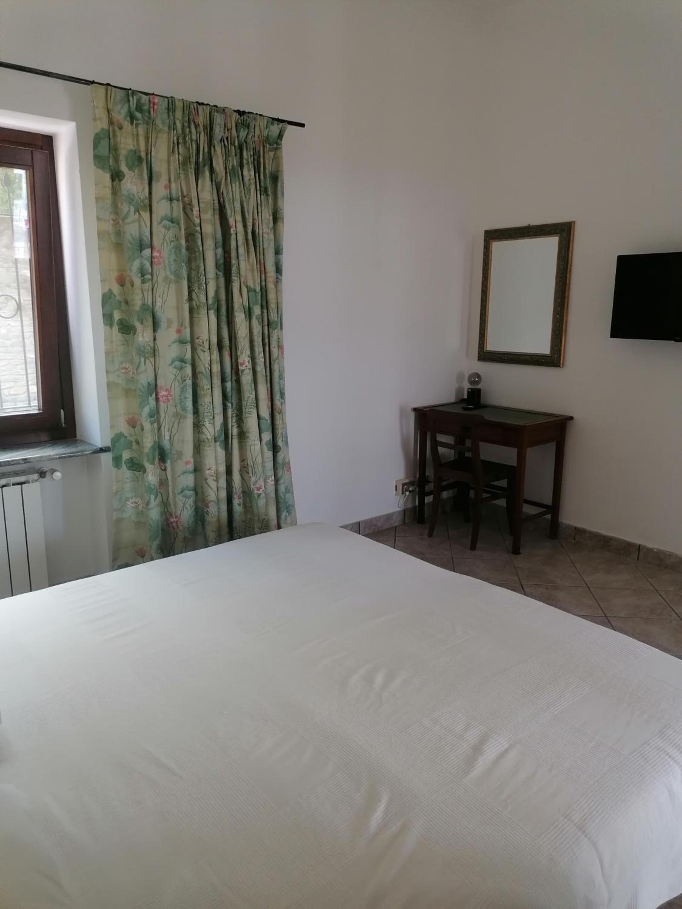 Double Room - Photo 6
