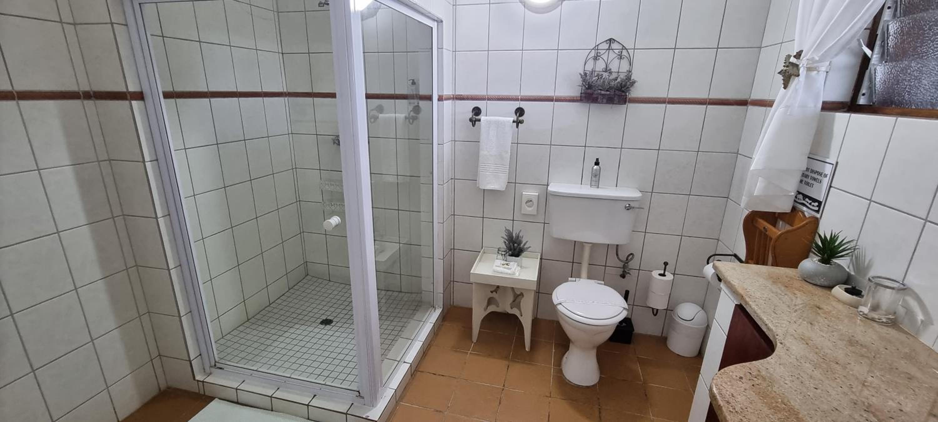 Standard Double Room - Photo 11