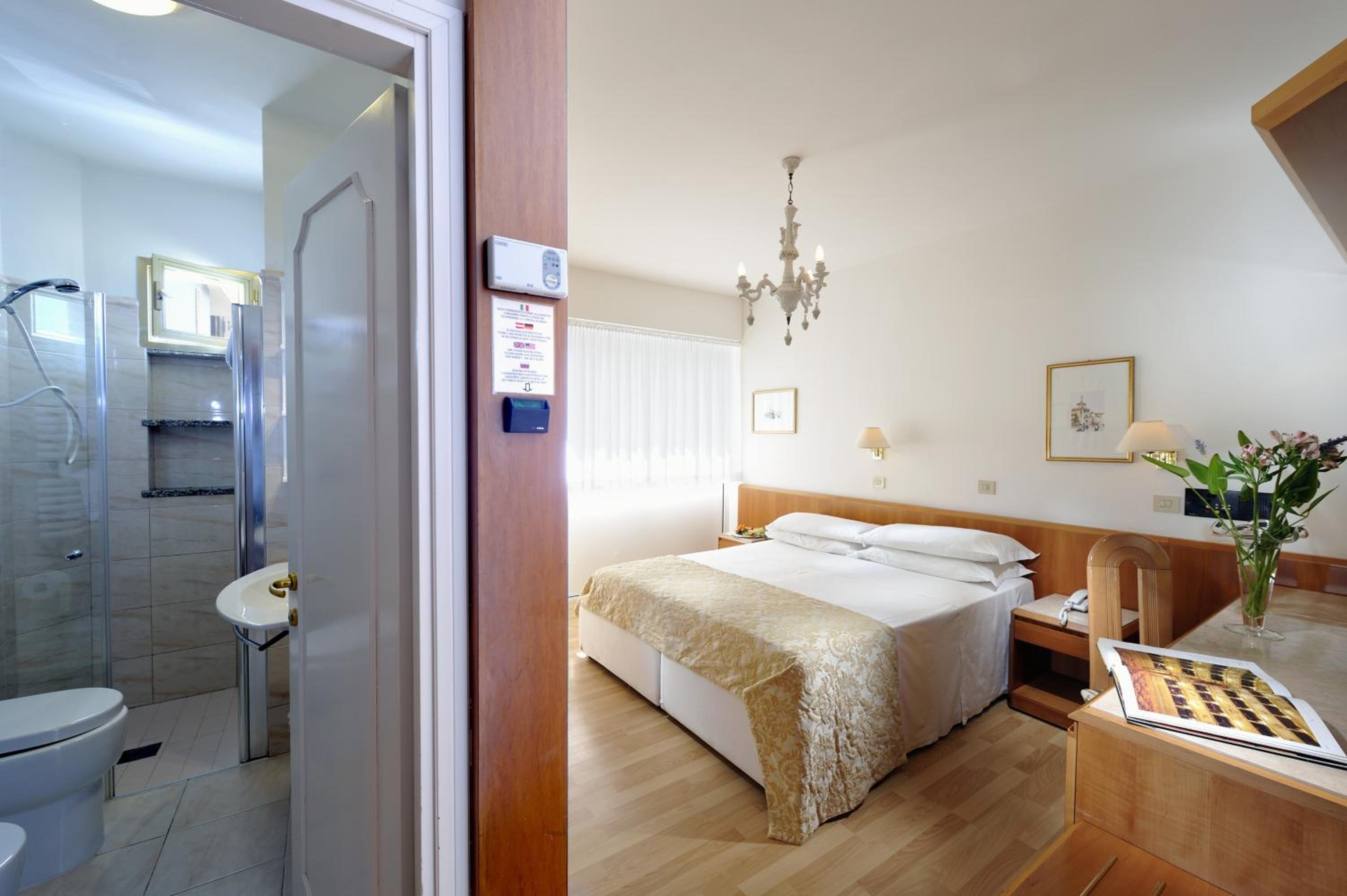 Double Or Twin Room With Balcony And Side Sea View photo 1