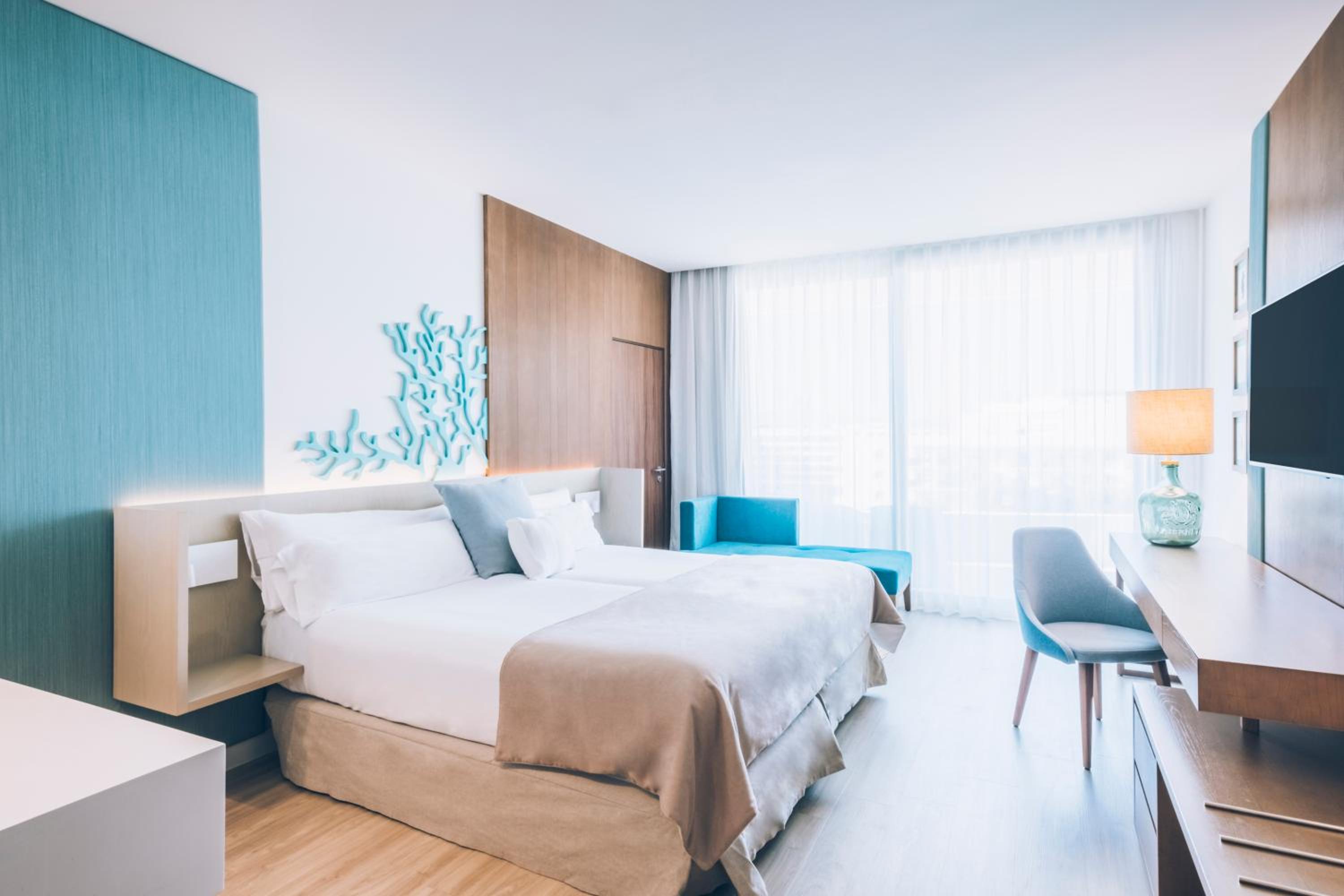 Habitación Doble con Vista a la Piscina