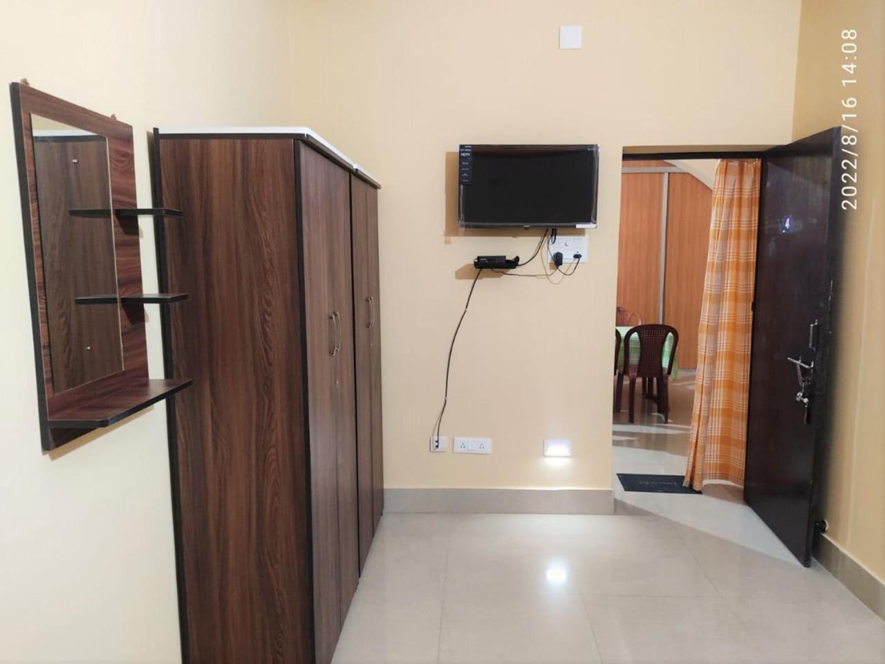 Budget Triple Room - Photo 6