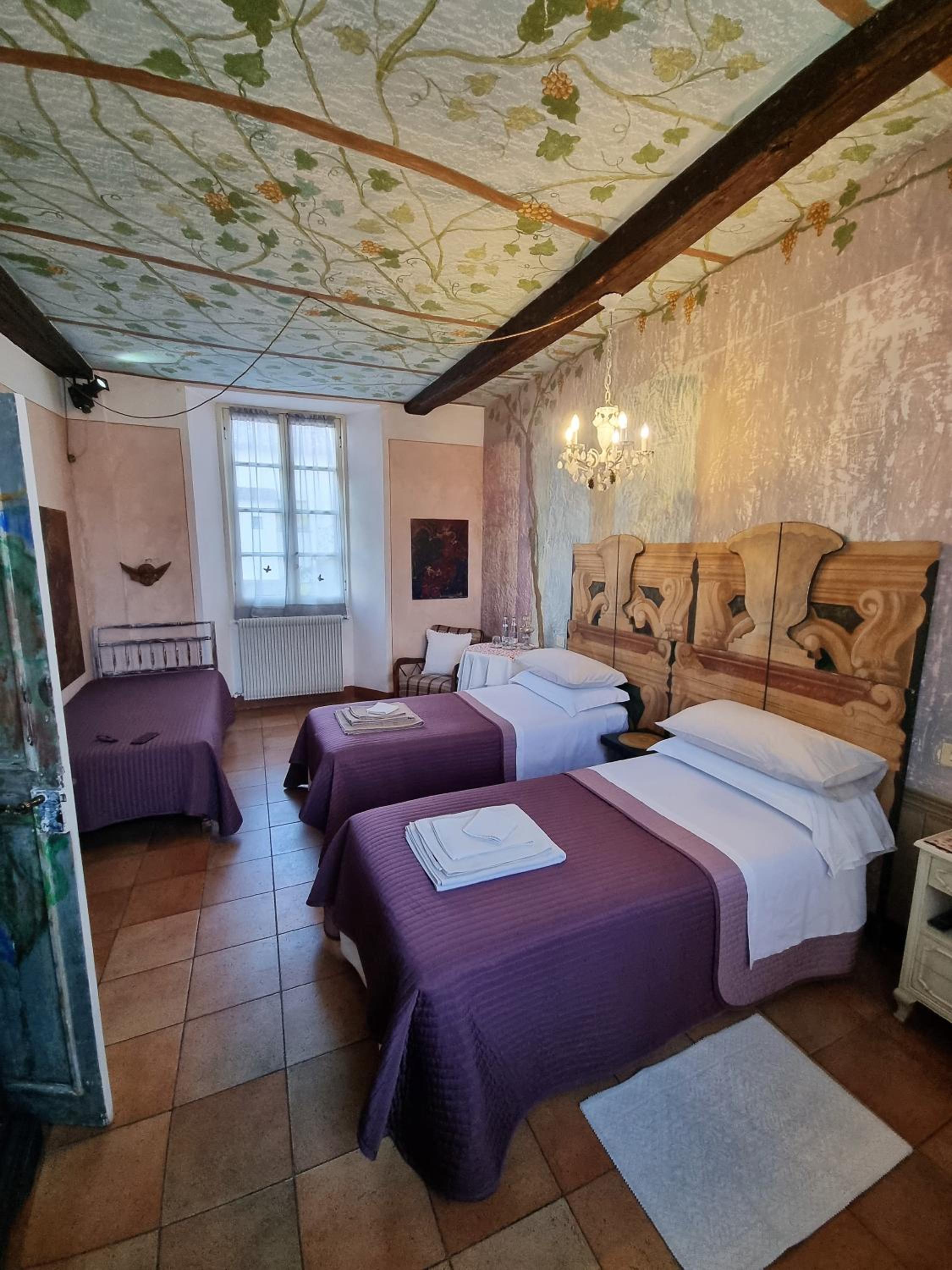Deluxe Twin Room - Photo 6