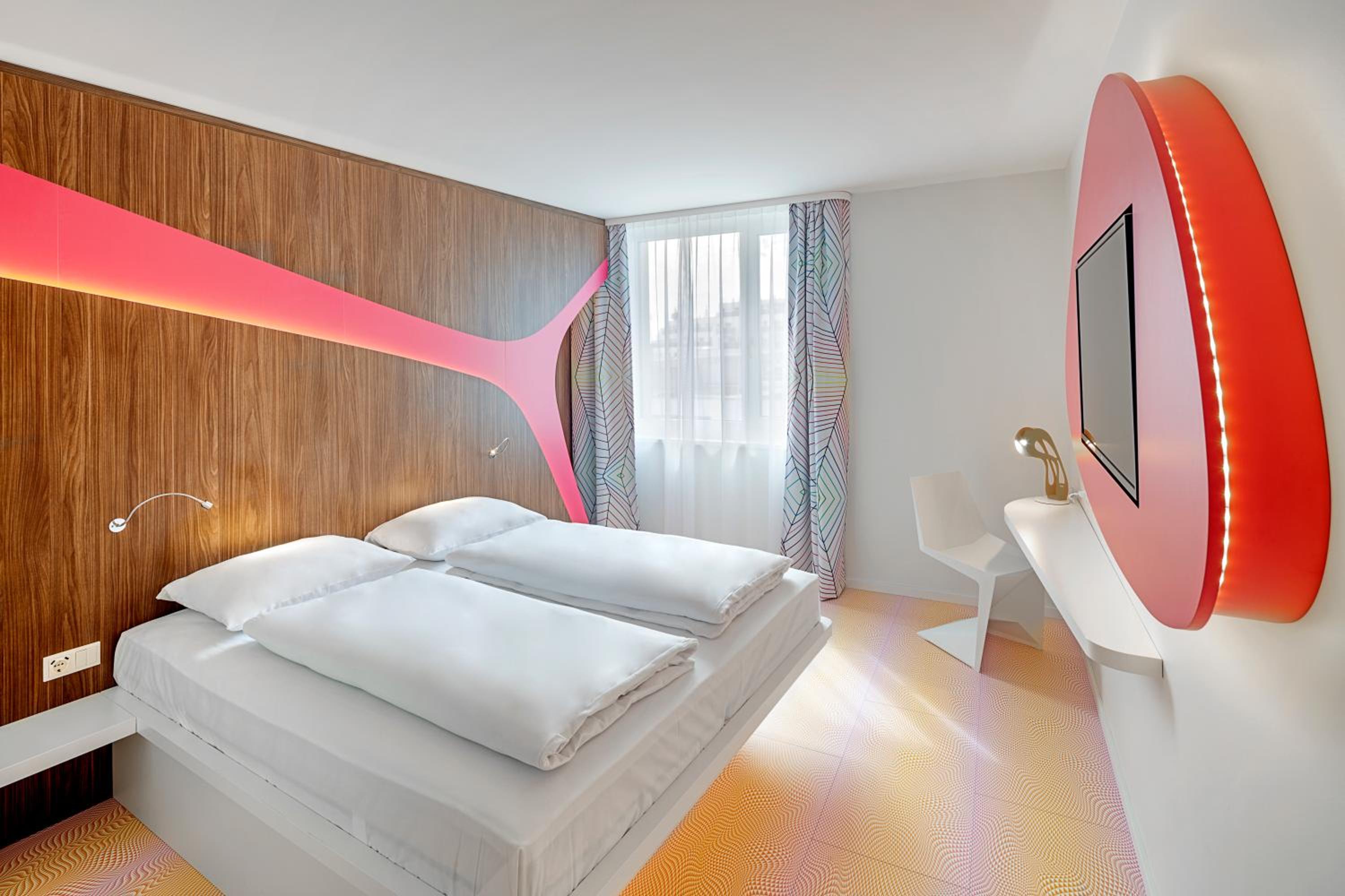 Design Room - Photo 7