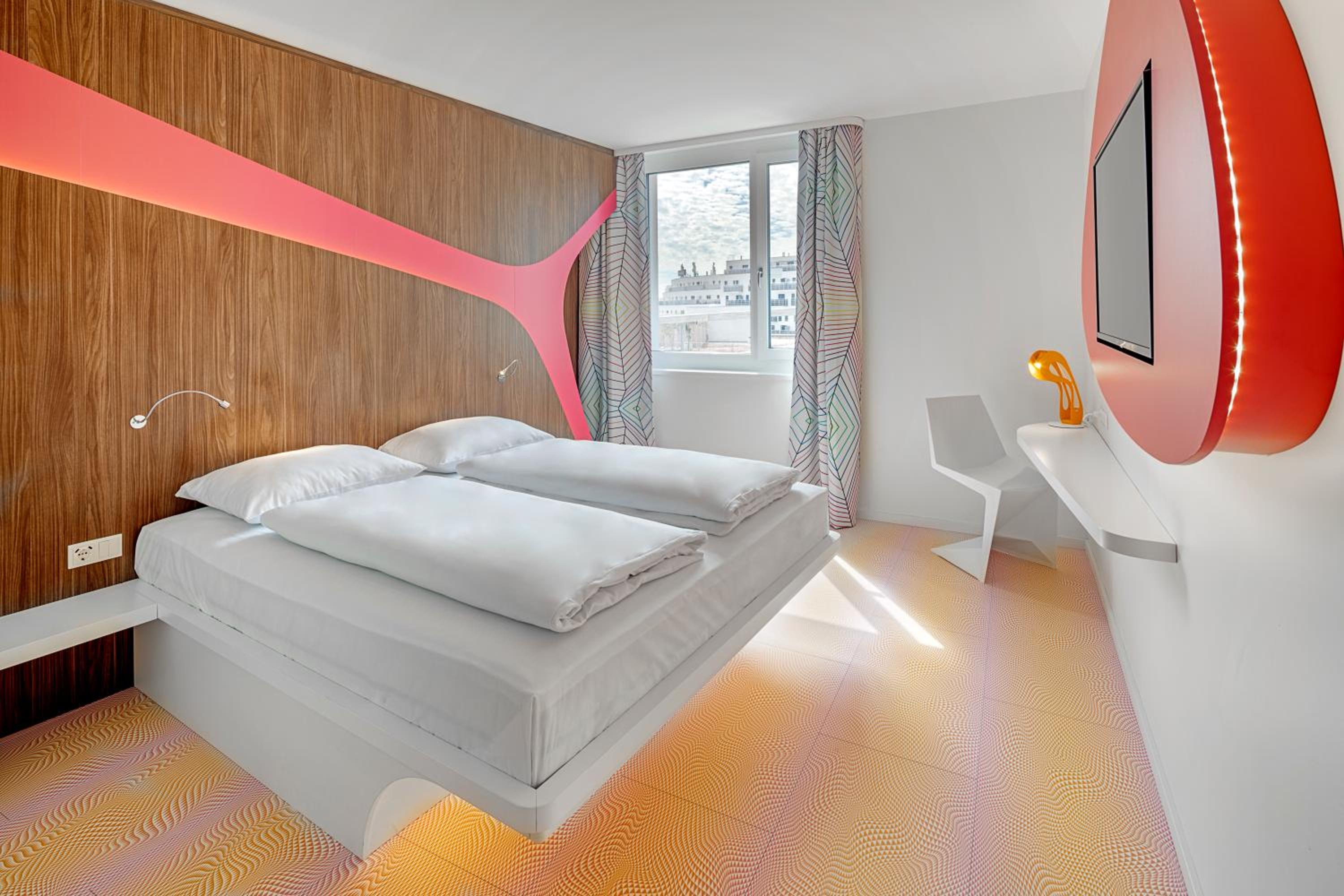Design Room - Photo 8