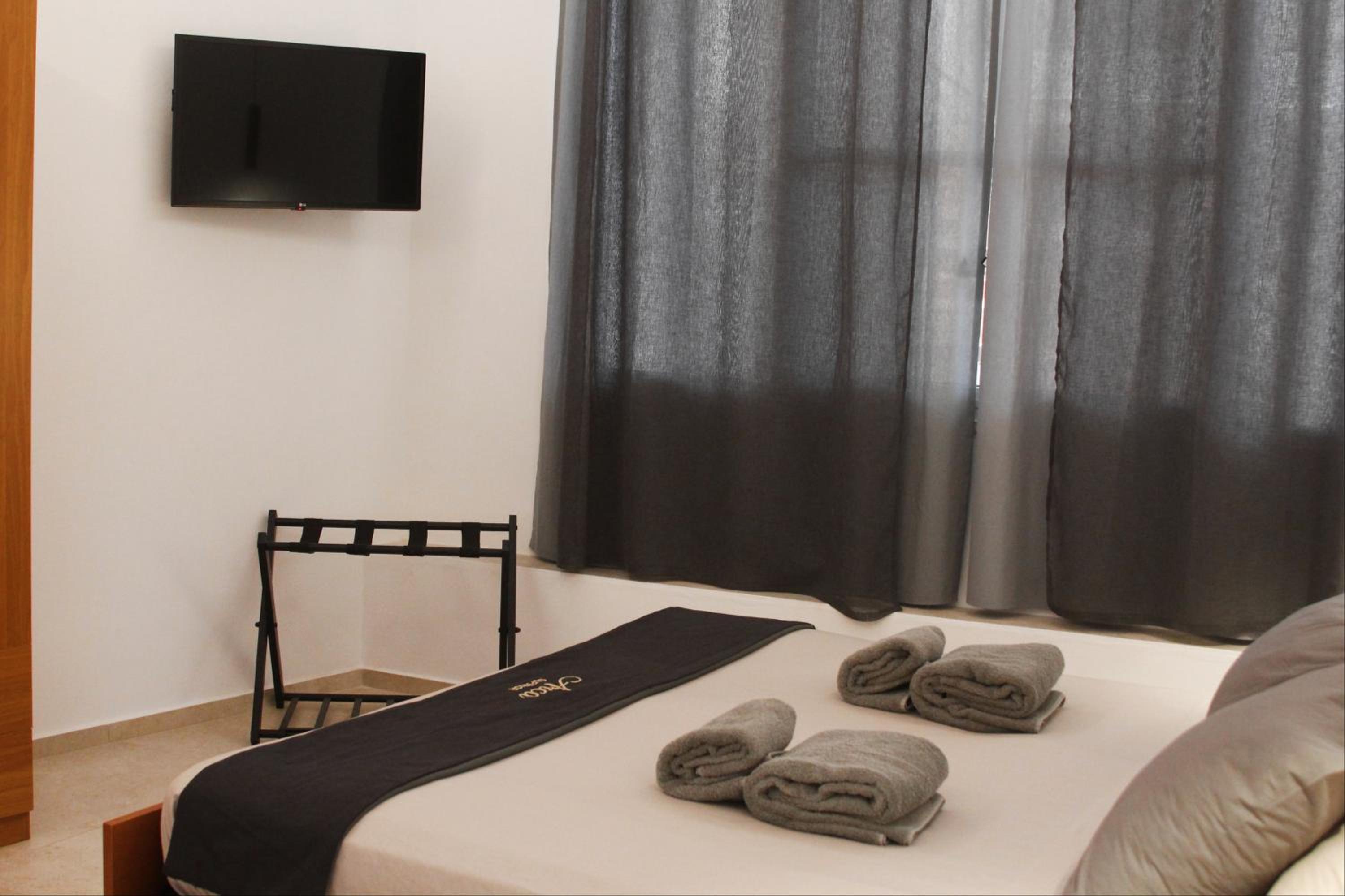 One-Bedroom Apartment (3 Adults) - Photo 3