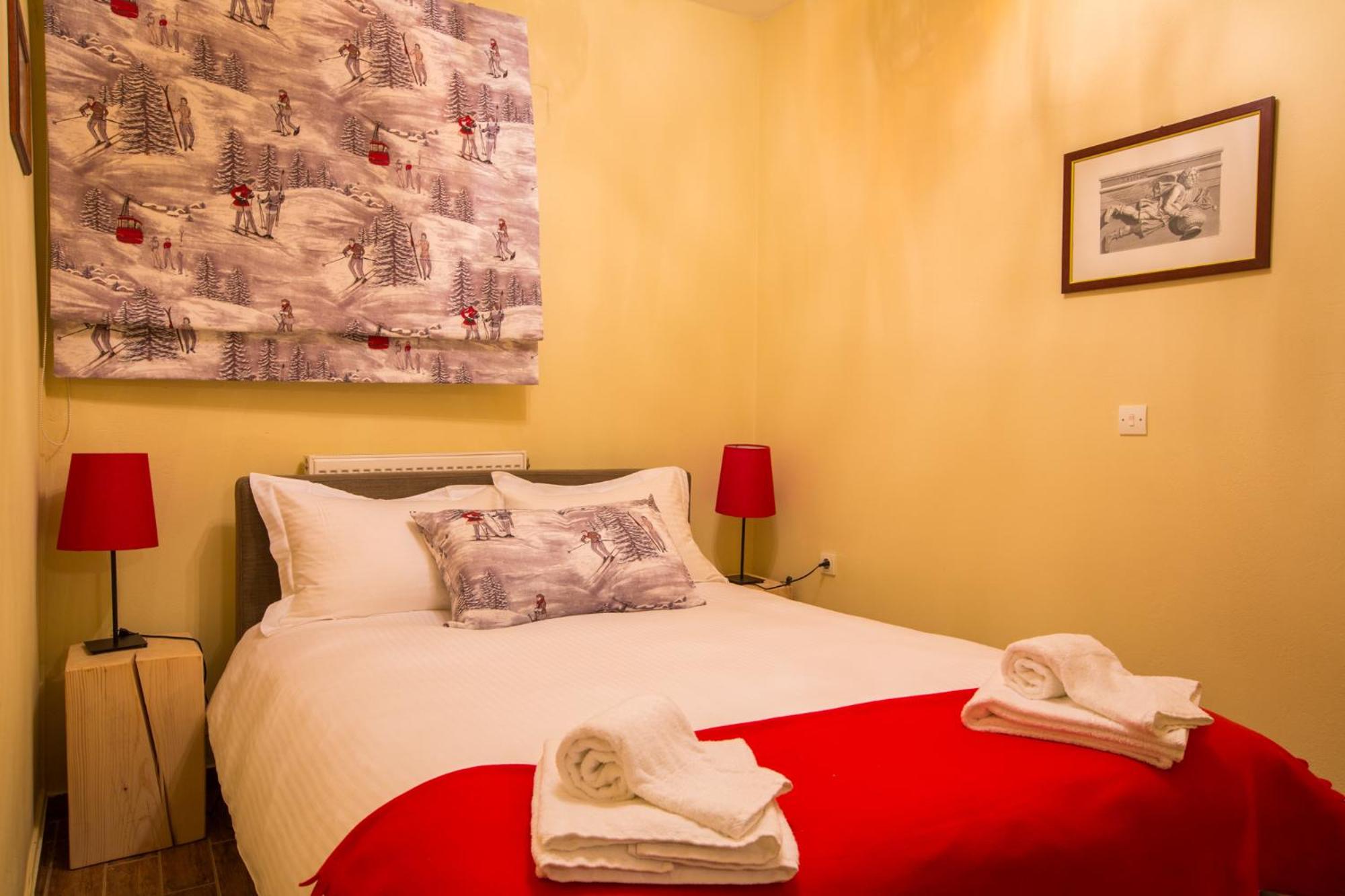 Suite - Photo 13