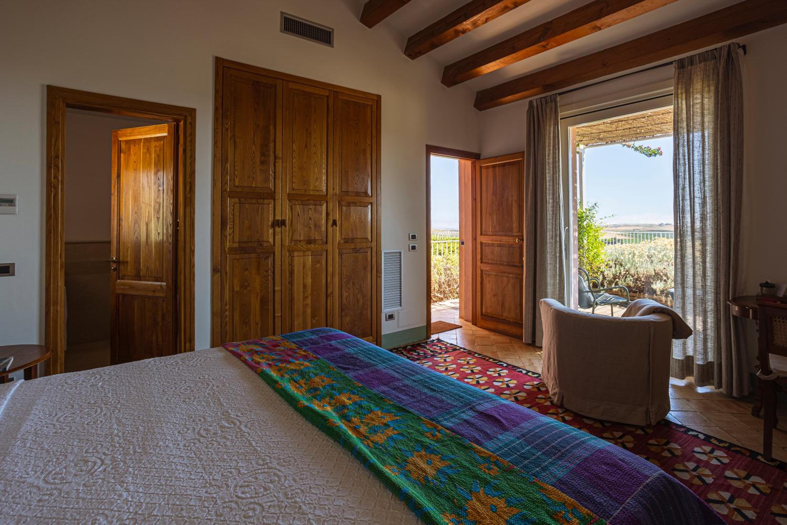 Double Room with Terrace - Photo 4