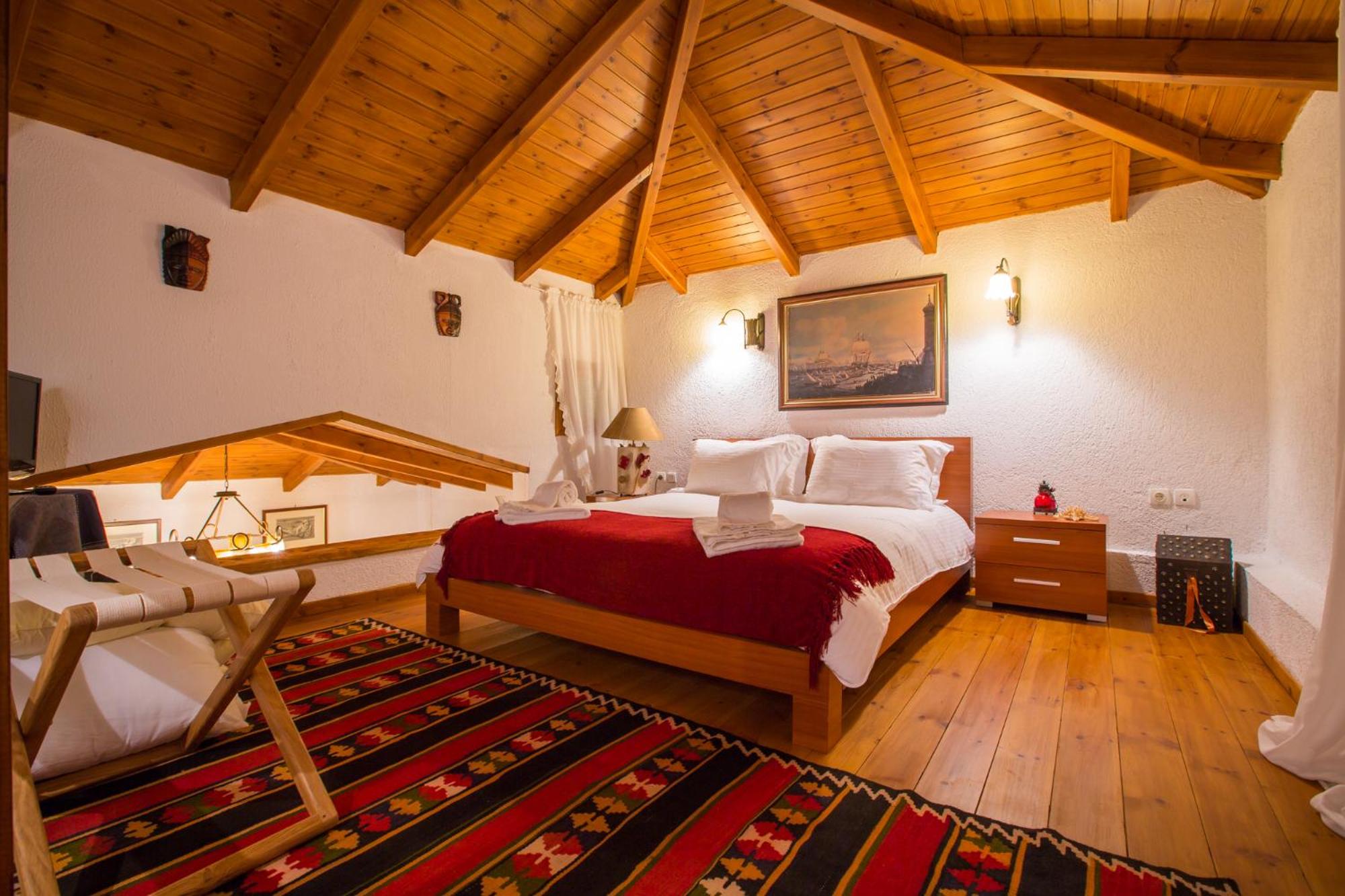 Four-Bedroom Villa - Photo 4
