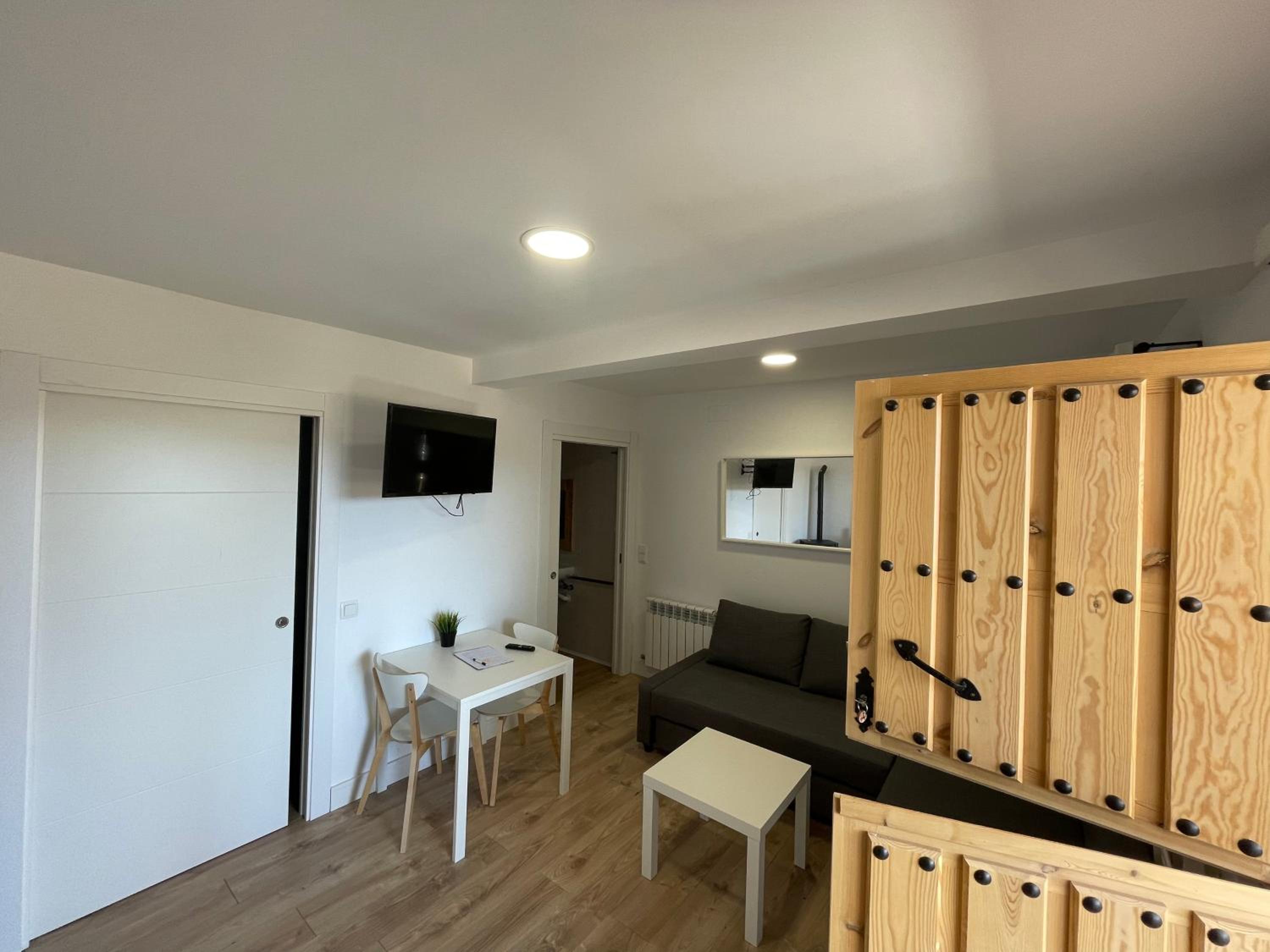 One-Bedroom Apartment photo 3