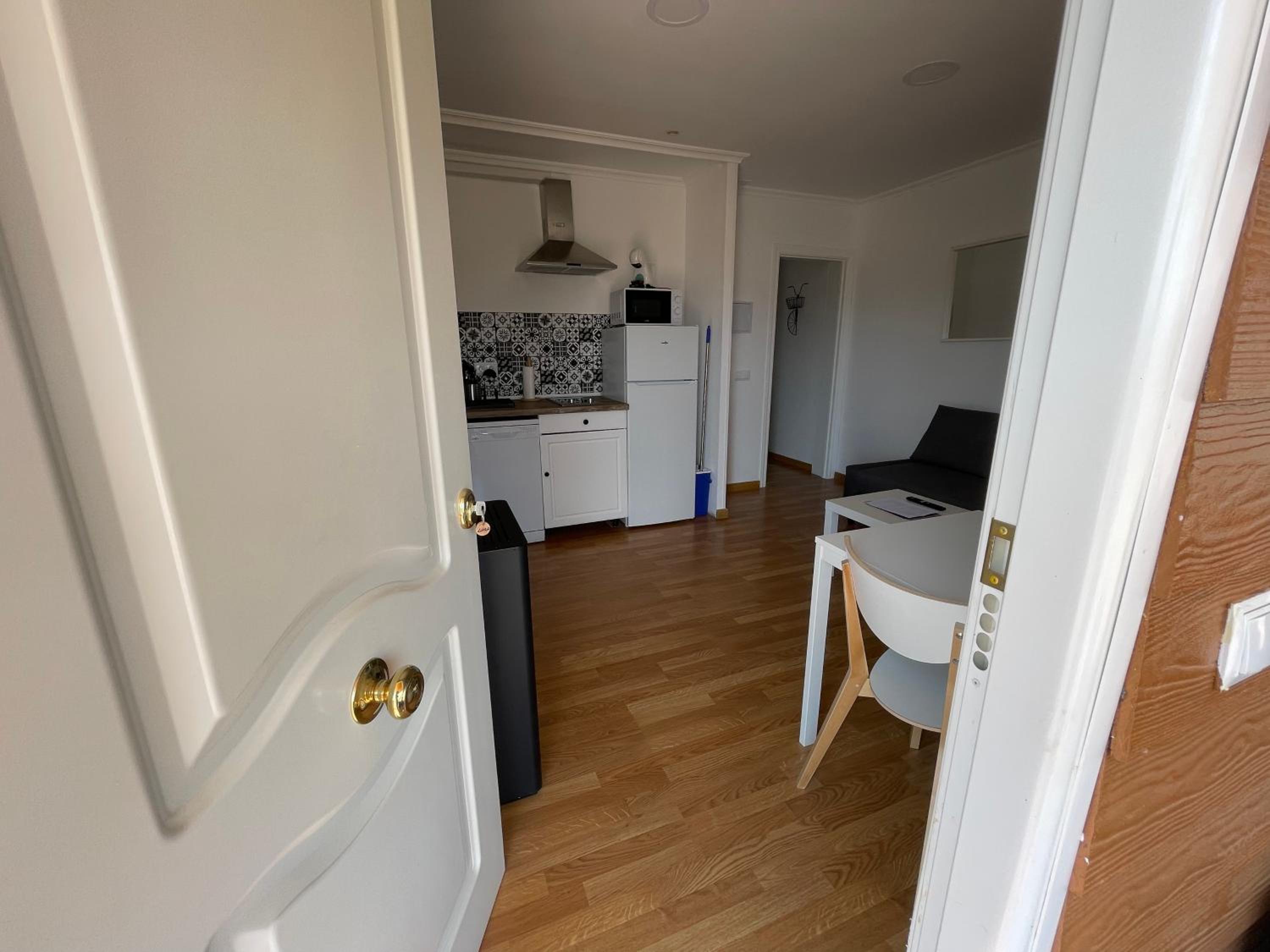 One-Bedroom Apartment photo 2