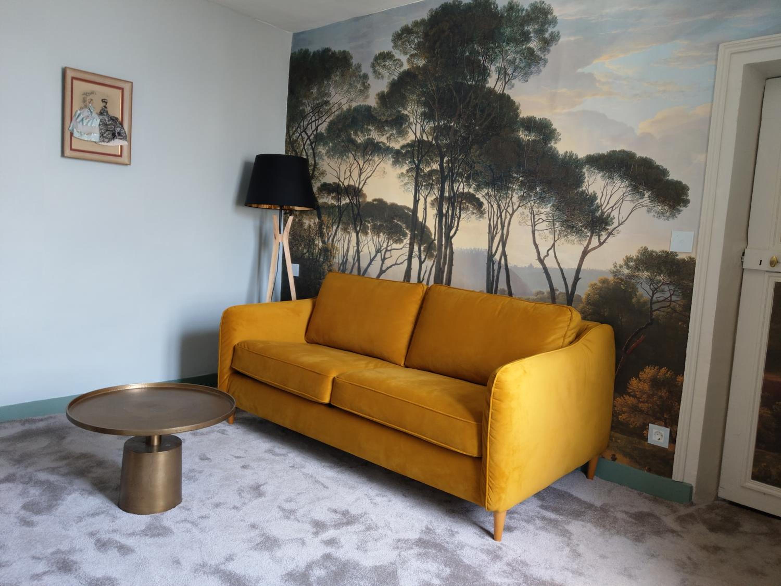 One-Bedroom Apartment - Photo 8