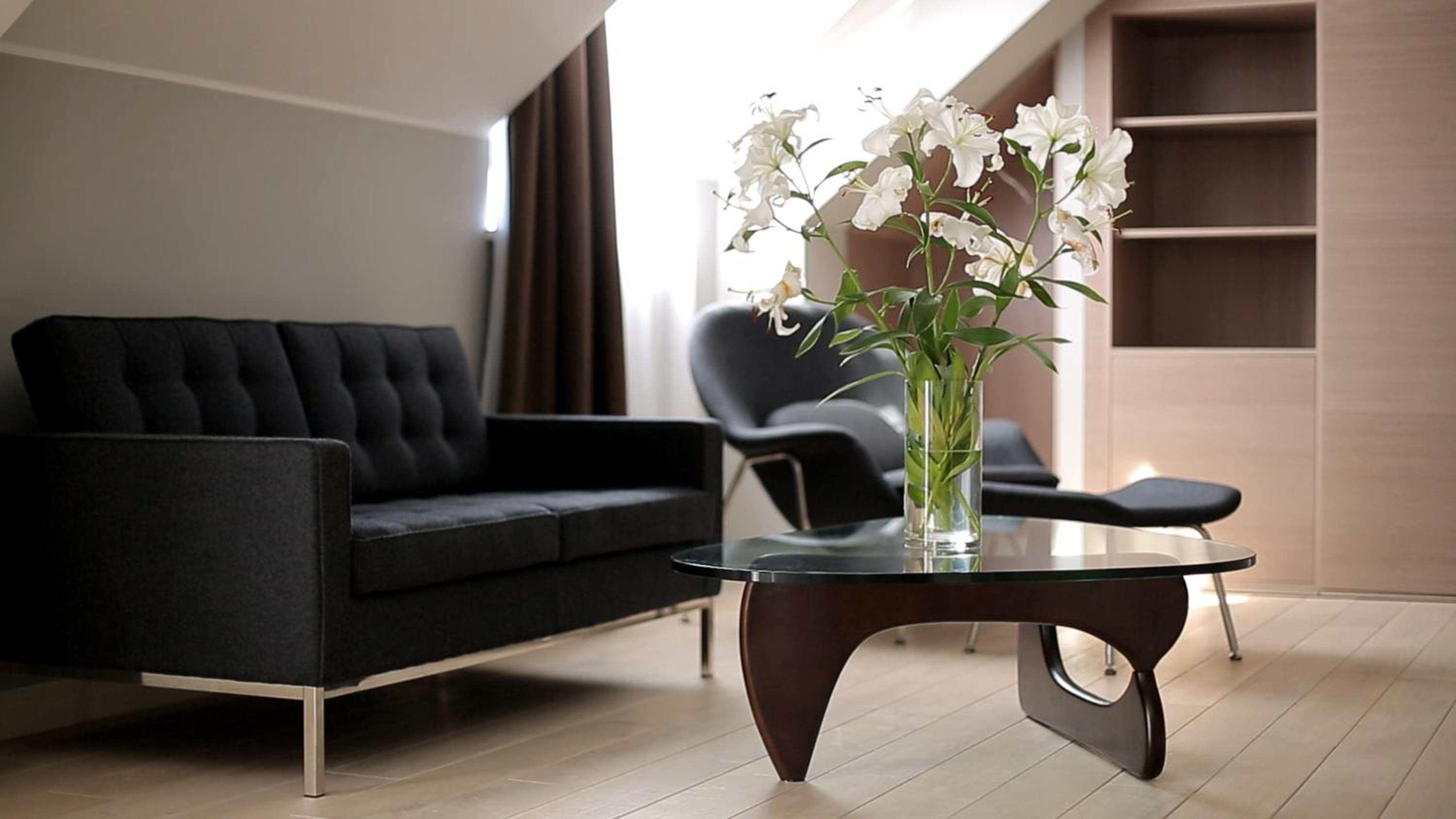 Luxury Apartment - Photo 2