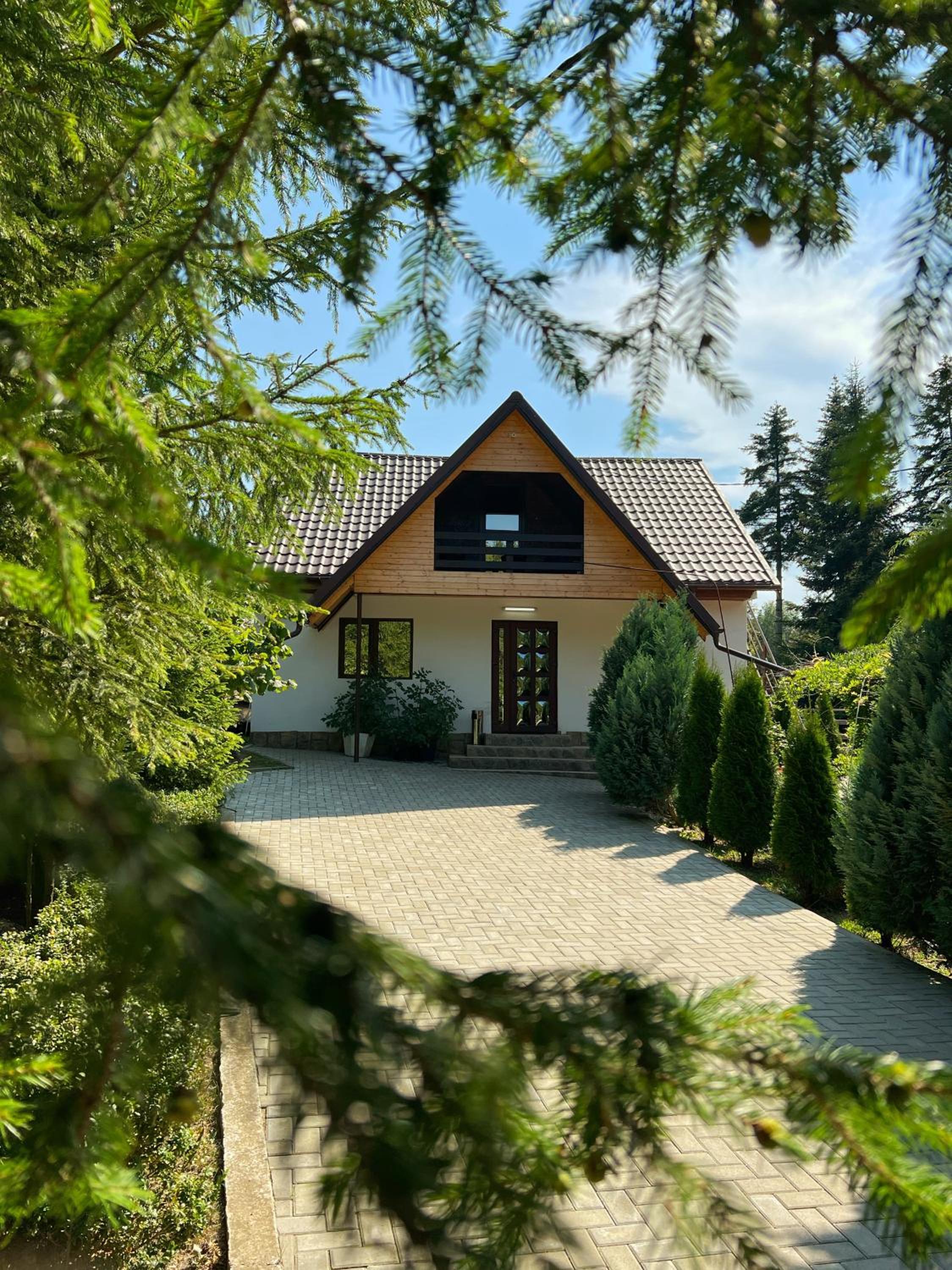 Four-Bedroom House - Photo 9