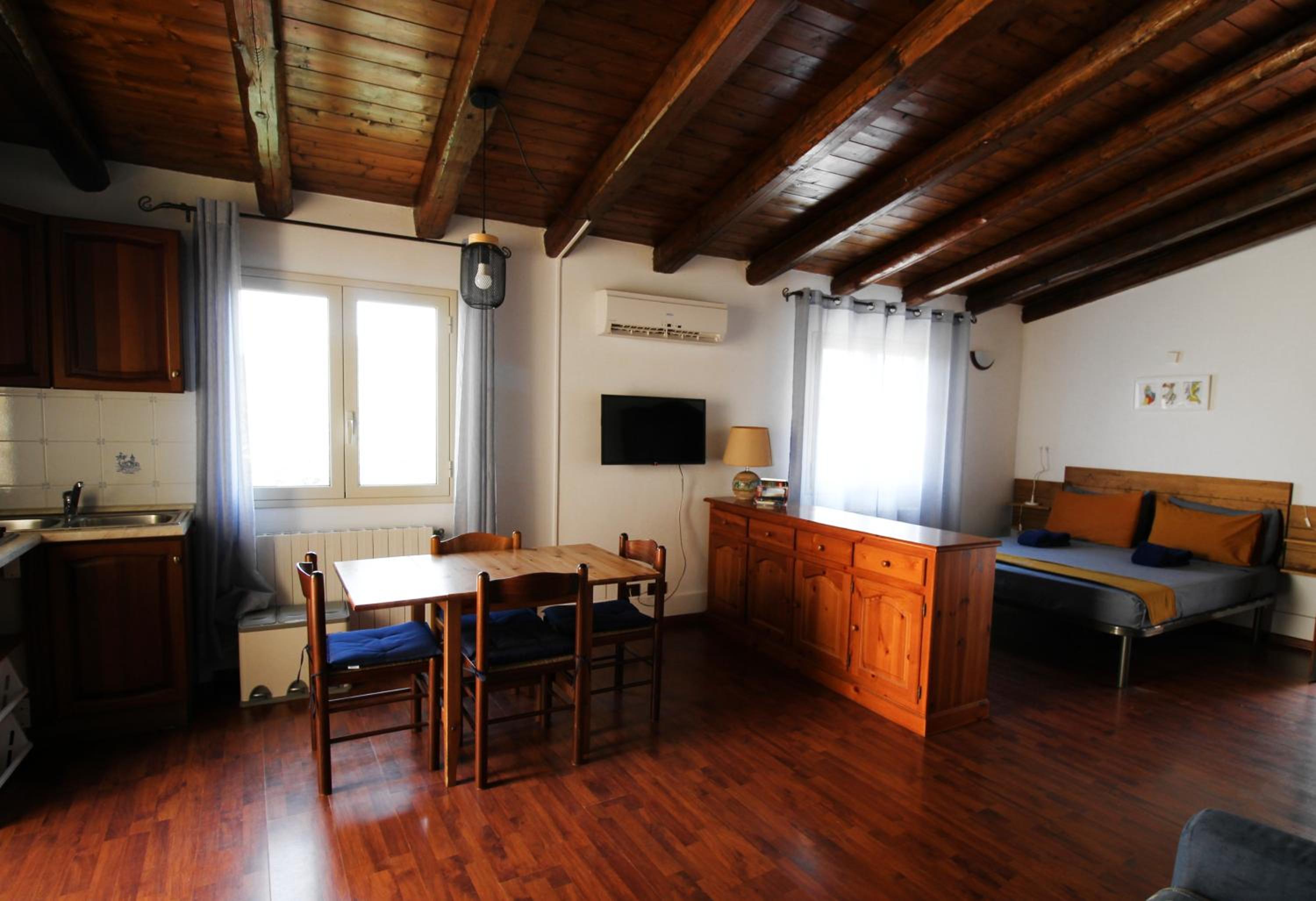 Studio (2 Adults) with Sea View - Photo 5