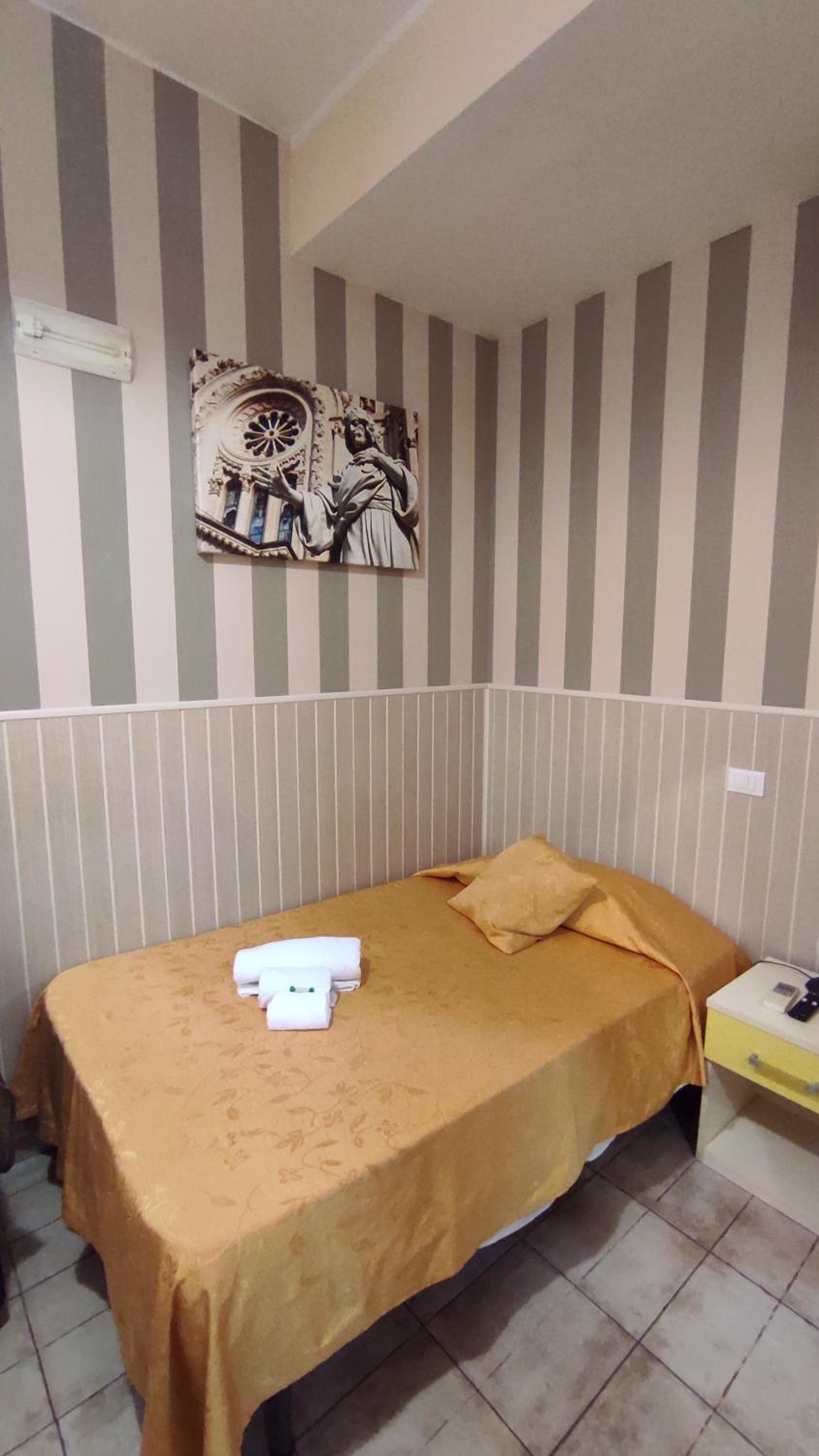 Single Room photo 2