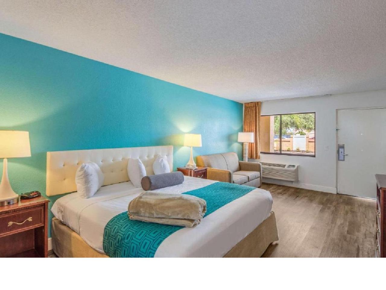 King Room - Accessible/Non-Smoking - Photo 4