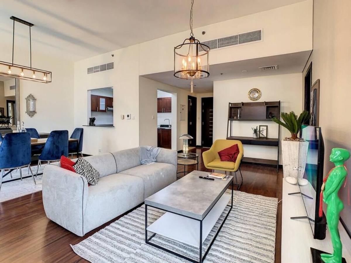 Apartment photo 2