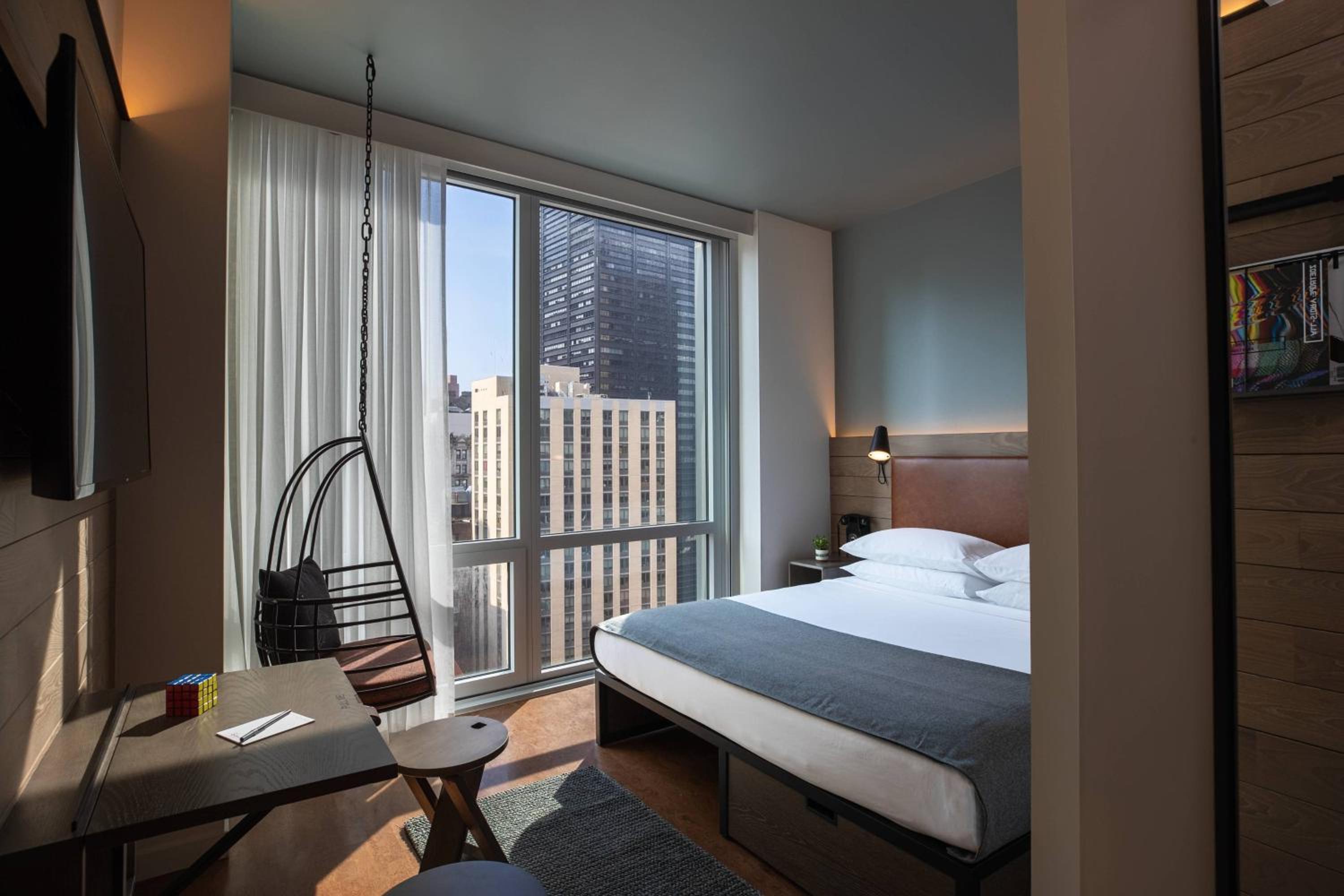 King Room with City View and Roll-In Shower - Mobility Accessible