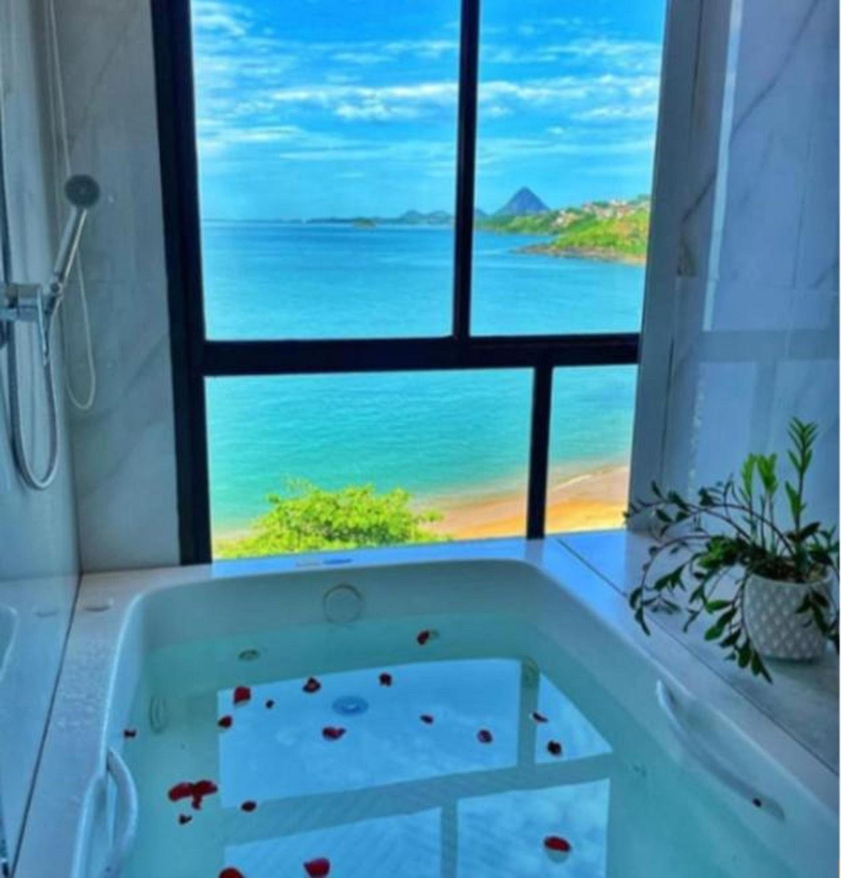 Suite with Sea View - Photo 5