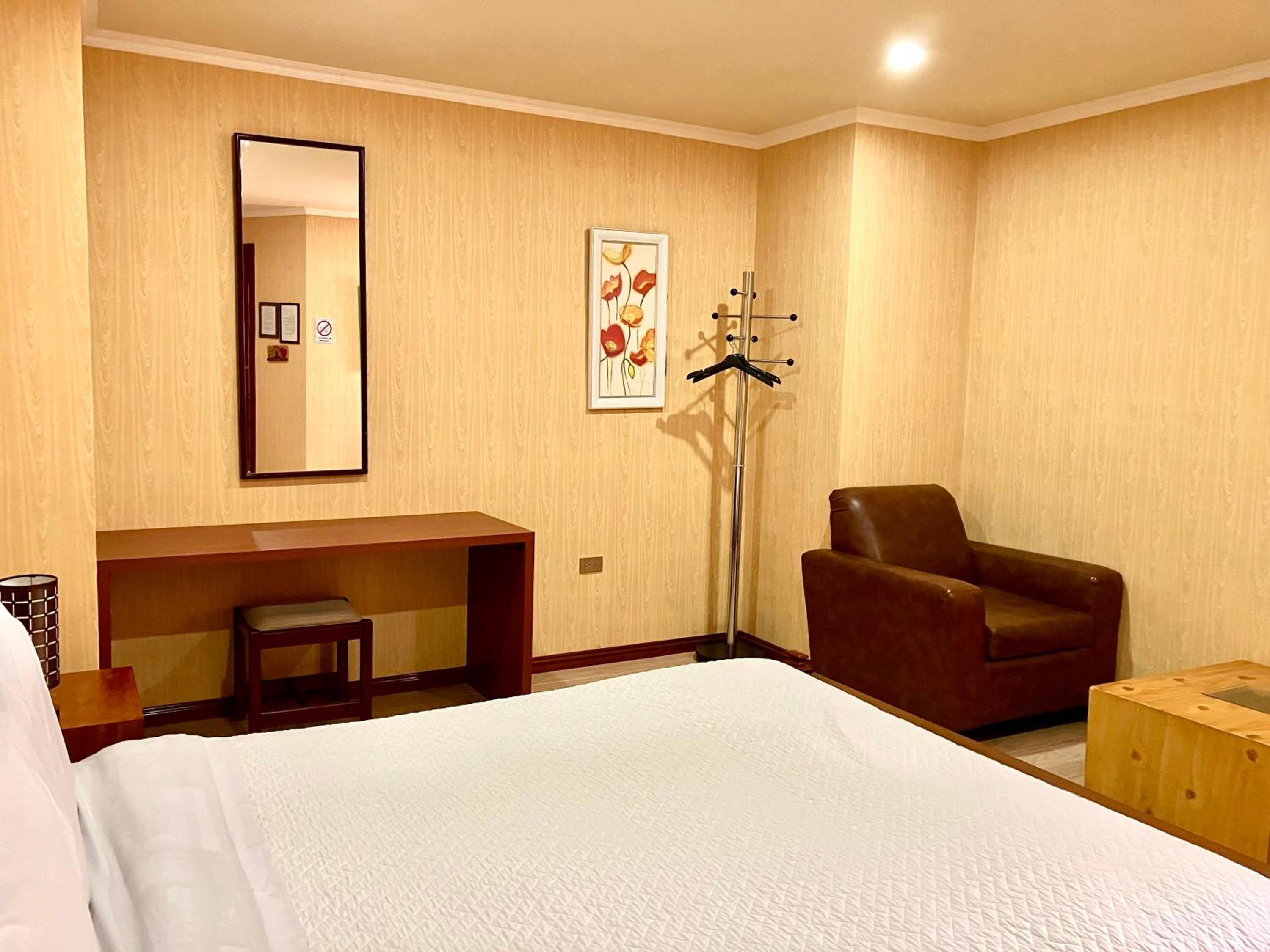 Double Room with Private Bathroom photo 3