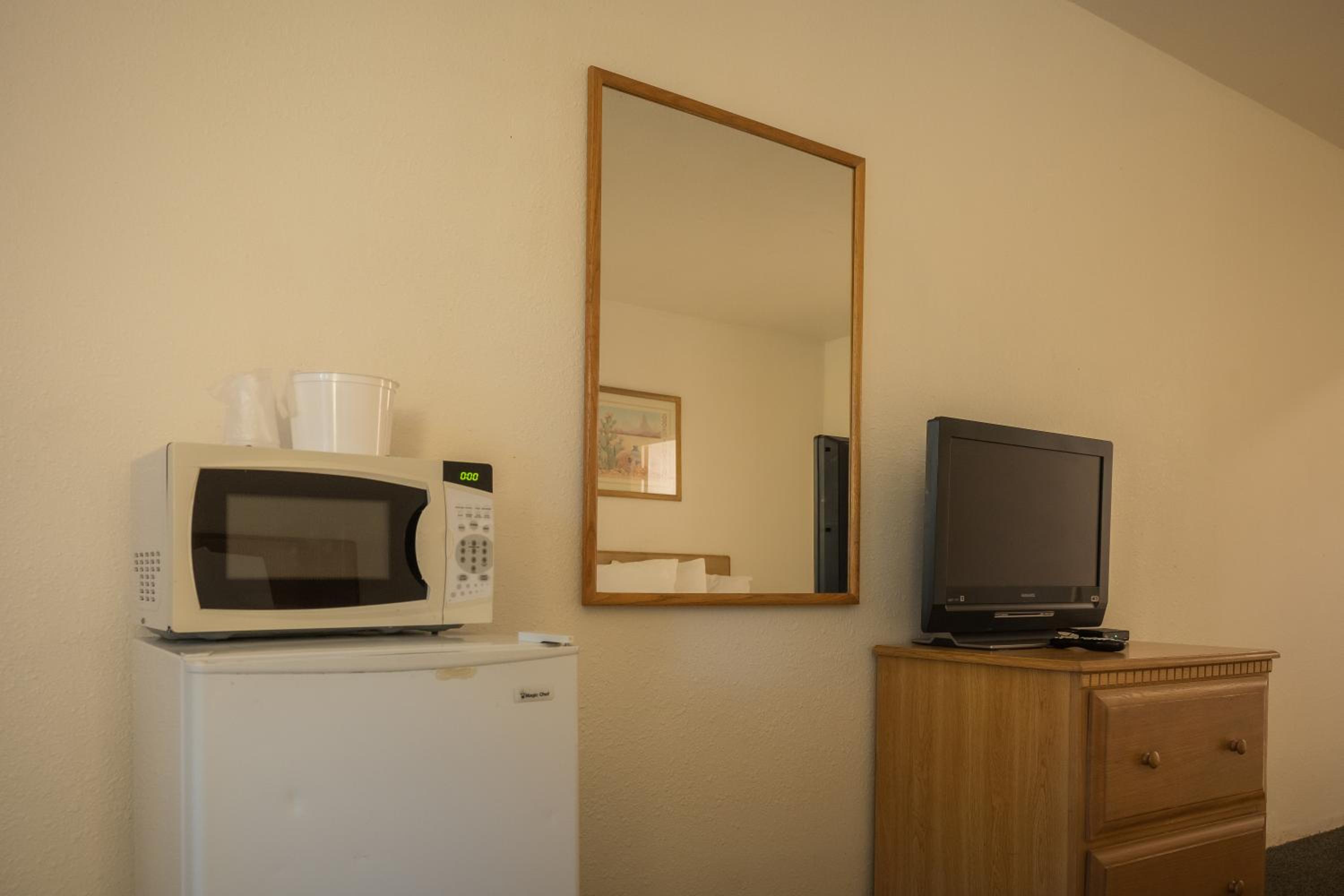 Budget Double Room photo 3