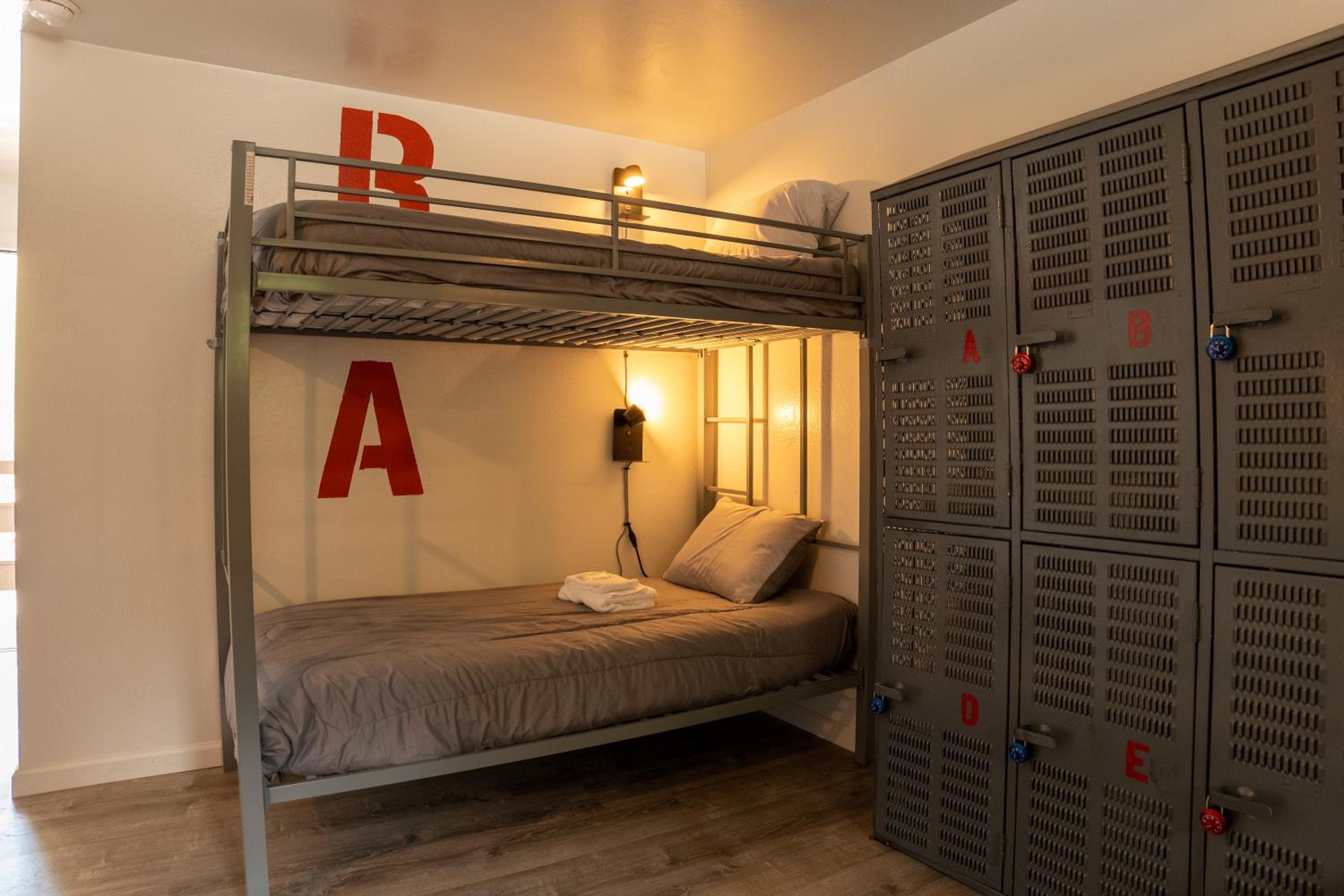 Bed in 4-Bed Female Dormitory Room photo 1