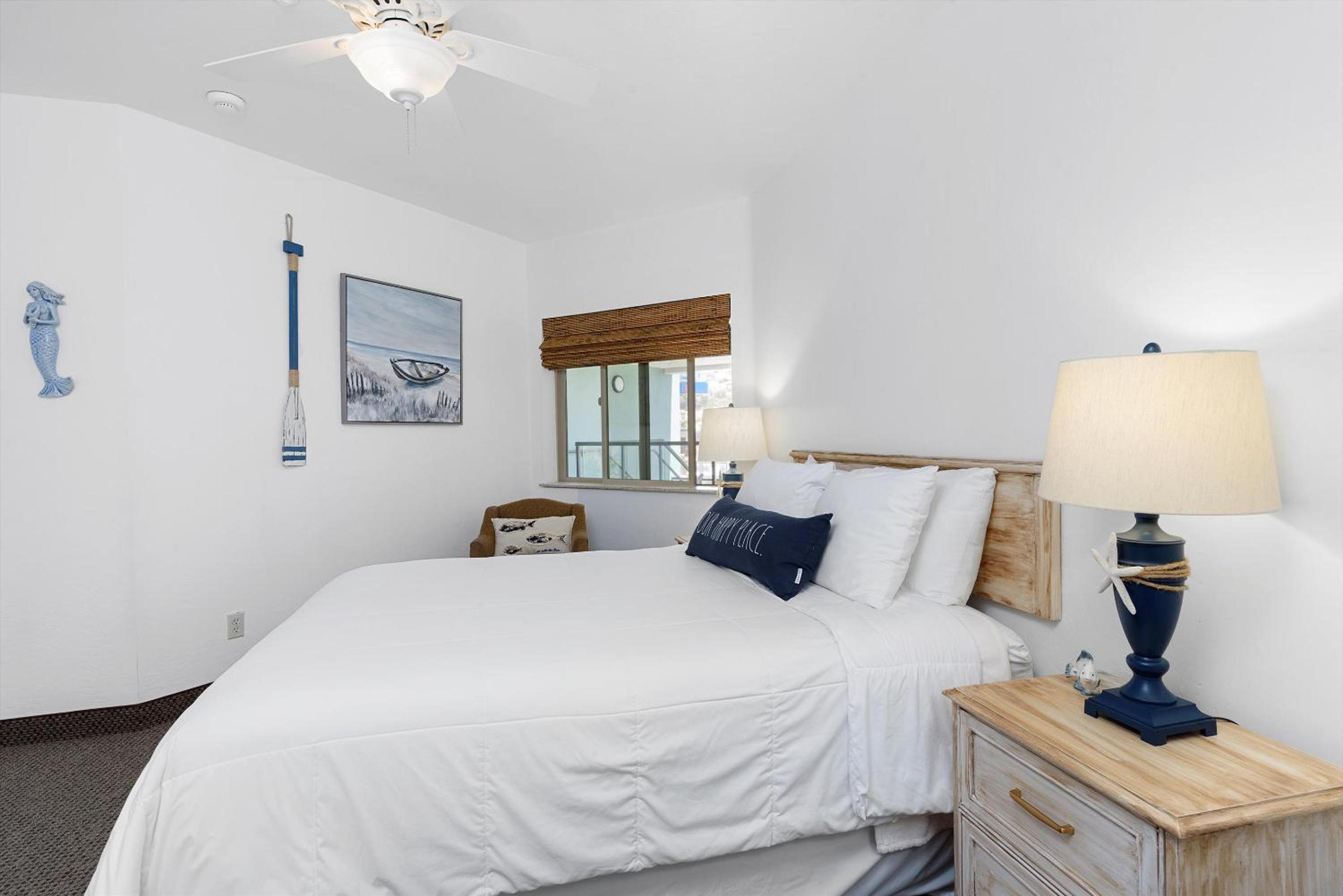 Queen Suite with Ocean View - Photo 6