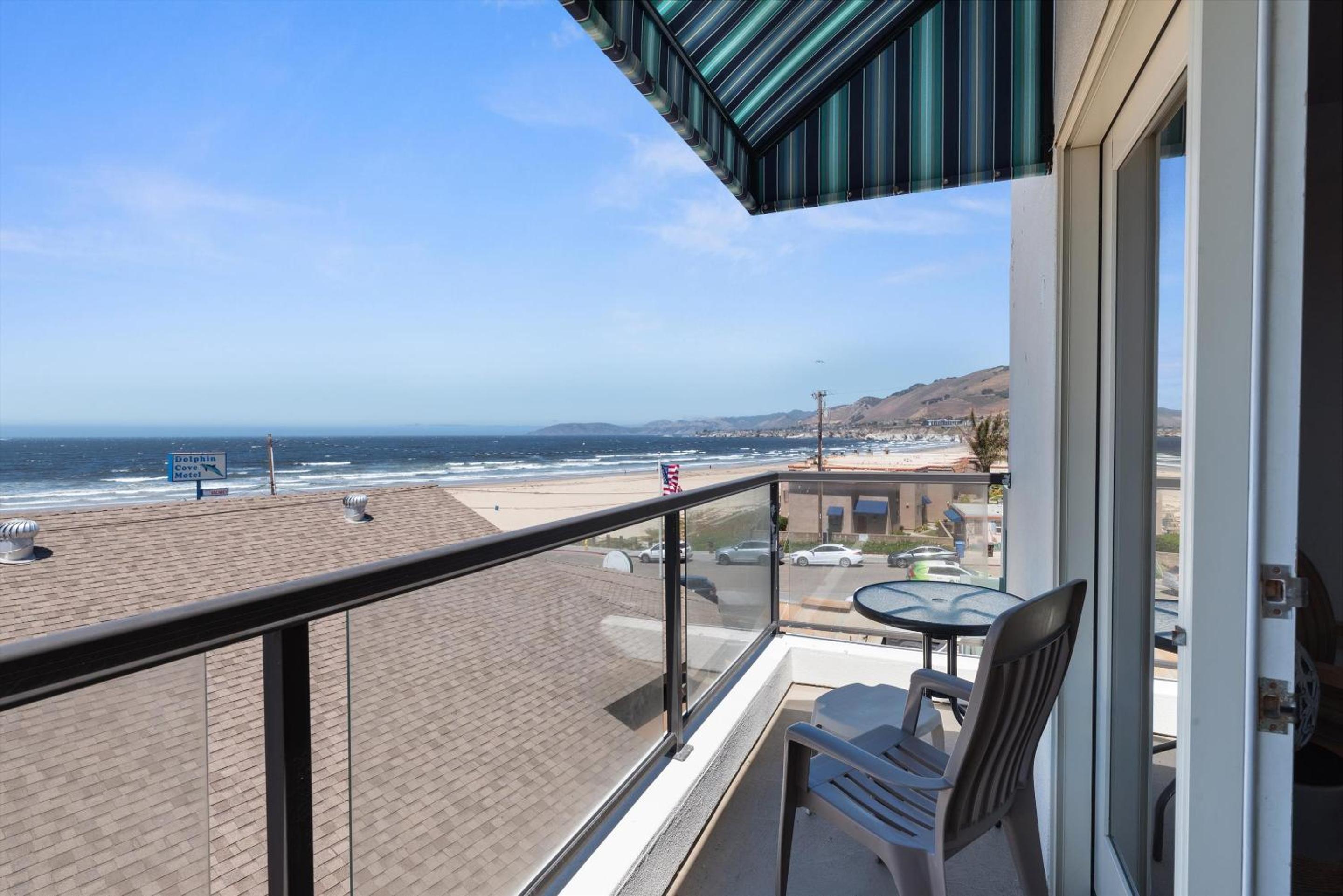 Queen Suite with Ocean View - Photo 4