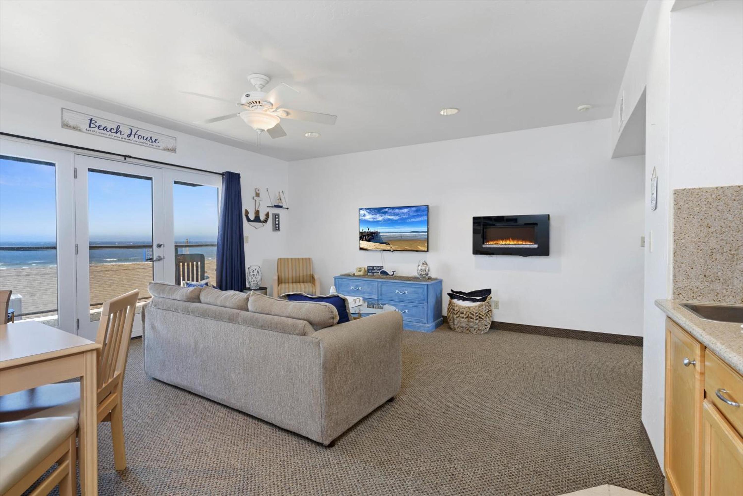 Queen Suite with Ocean View - Photo 7