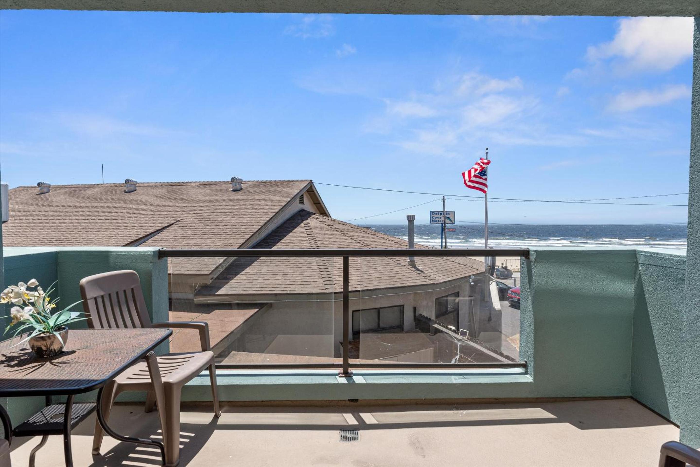 Studio with Ocean View - Photo 3