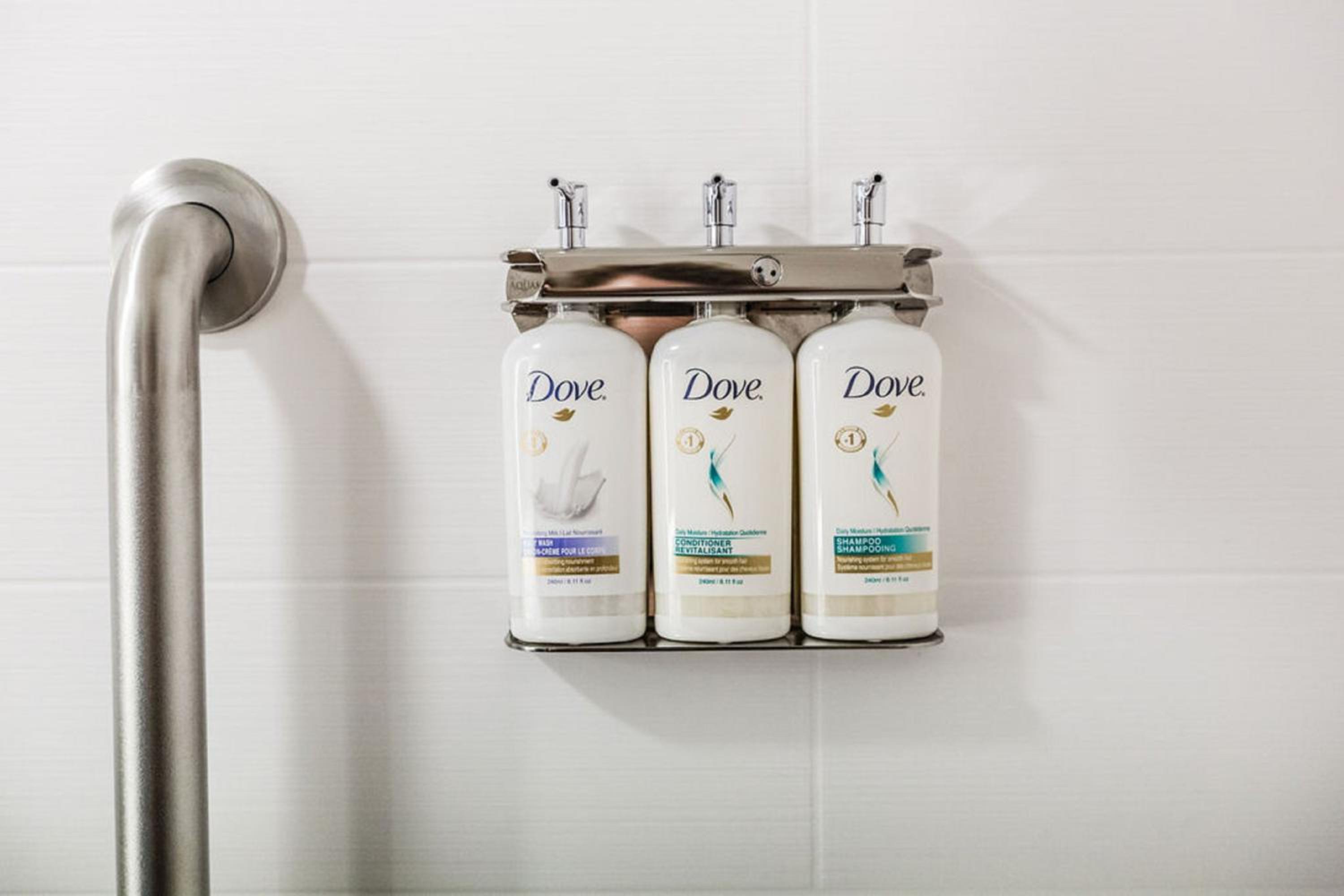 Suite - Mobility Access Roll in Shower/Non-Smoking - Photo 3