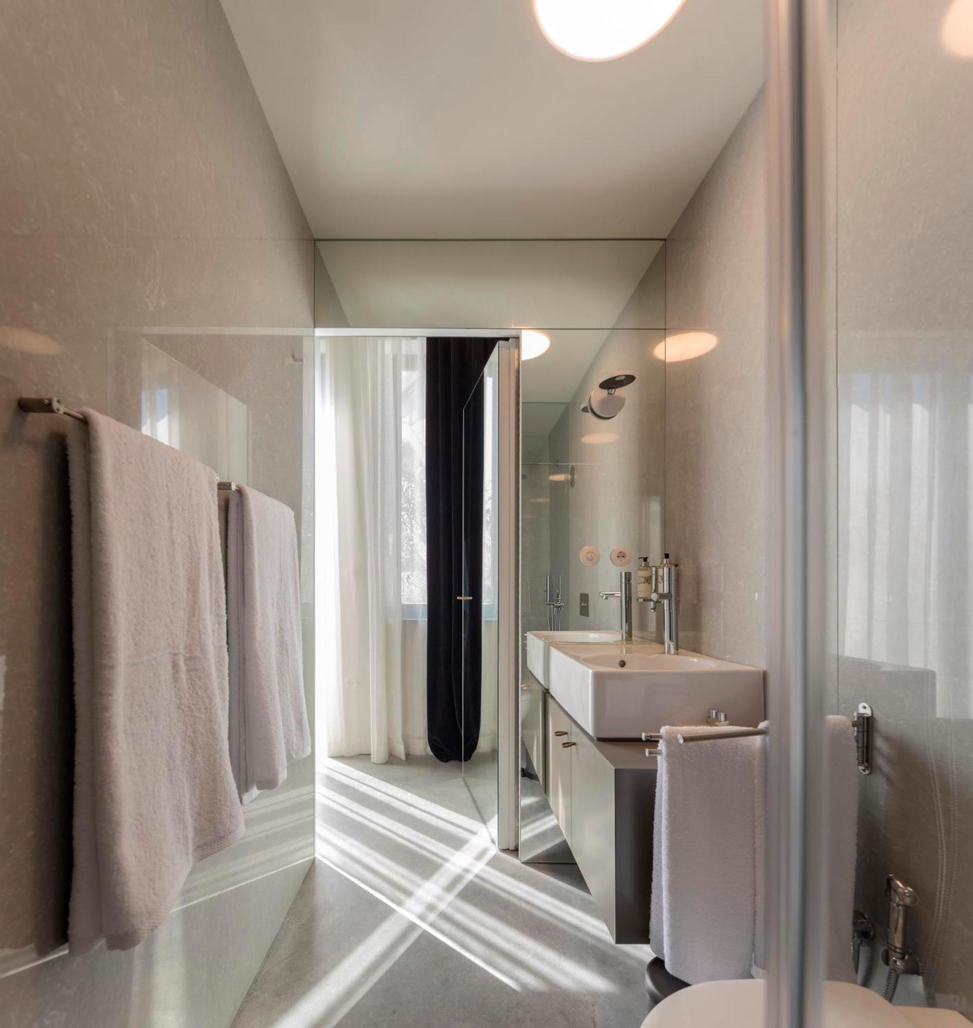 Deluxe Double or Twin Room with Balcony and Garden View - Photo 4