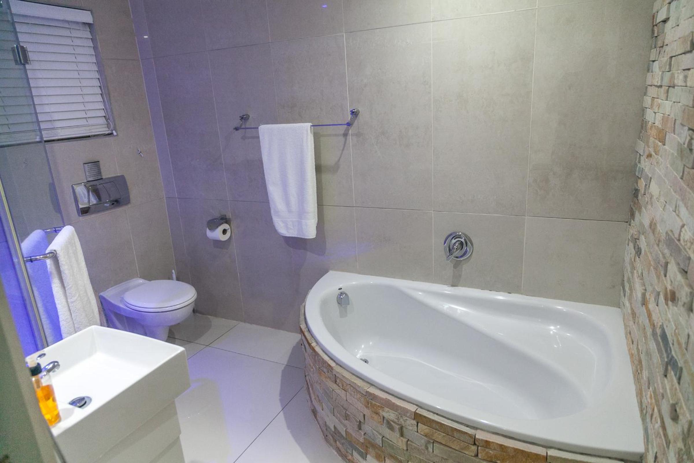 Family Suite - Photo 7