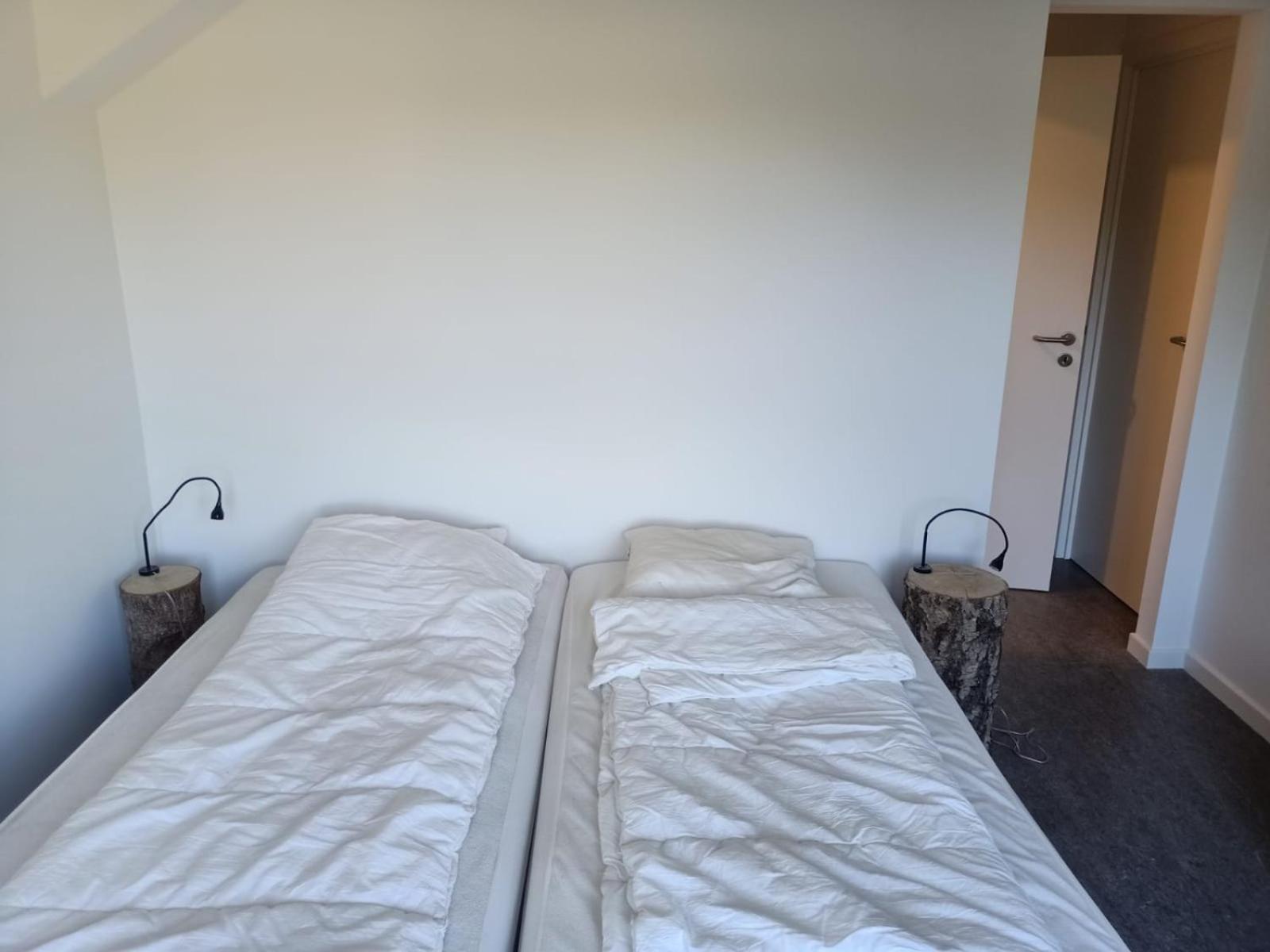 Seven-Bedroom House photo 1