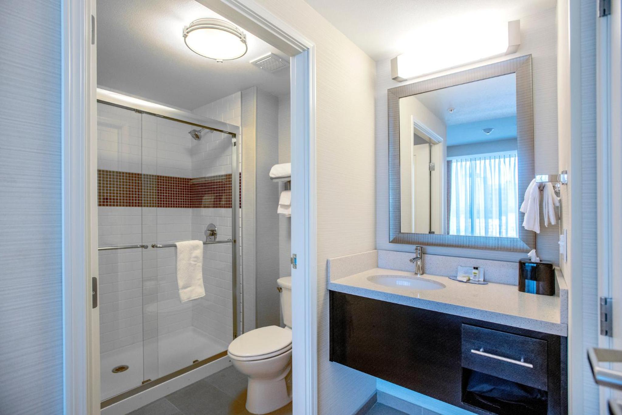 Studio Queen Suite