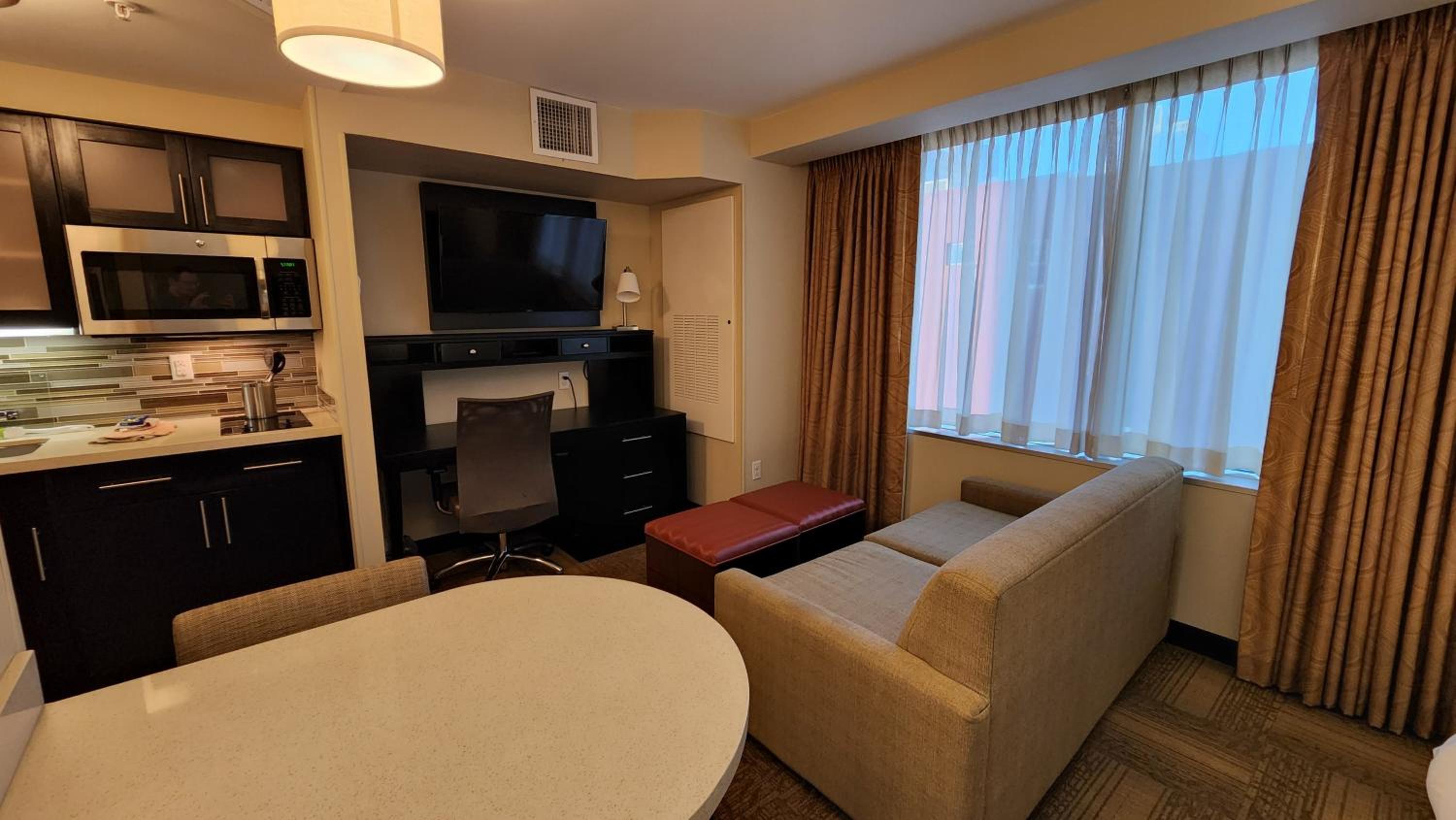 King Studio Suite