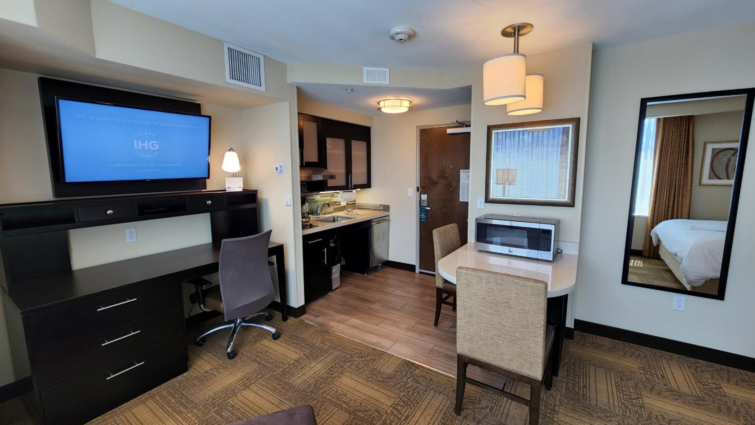 Studio King Suite with Accessible Roll in Shower - Non-Smoking