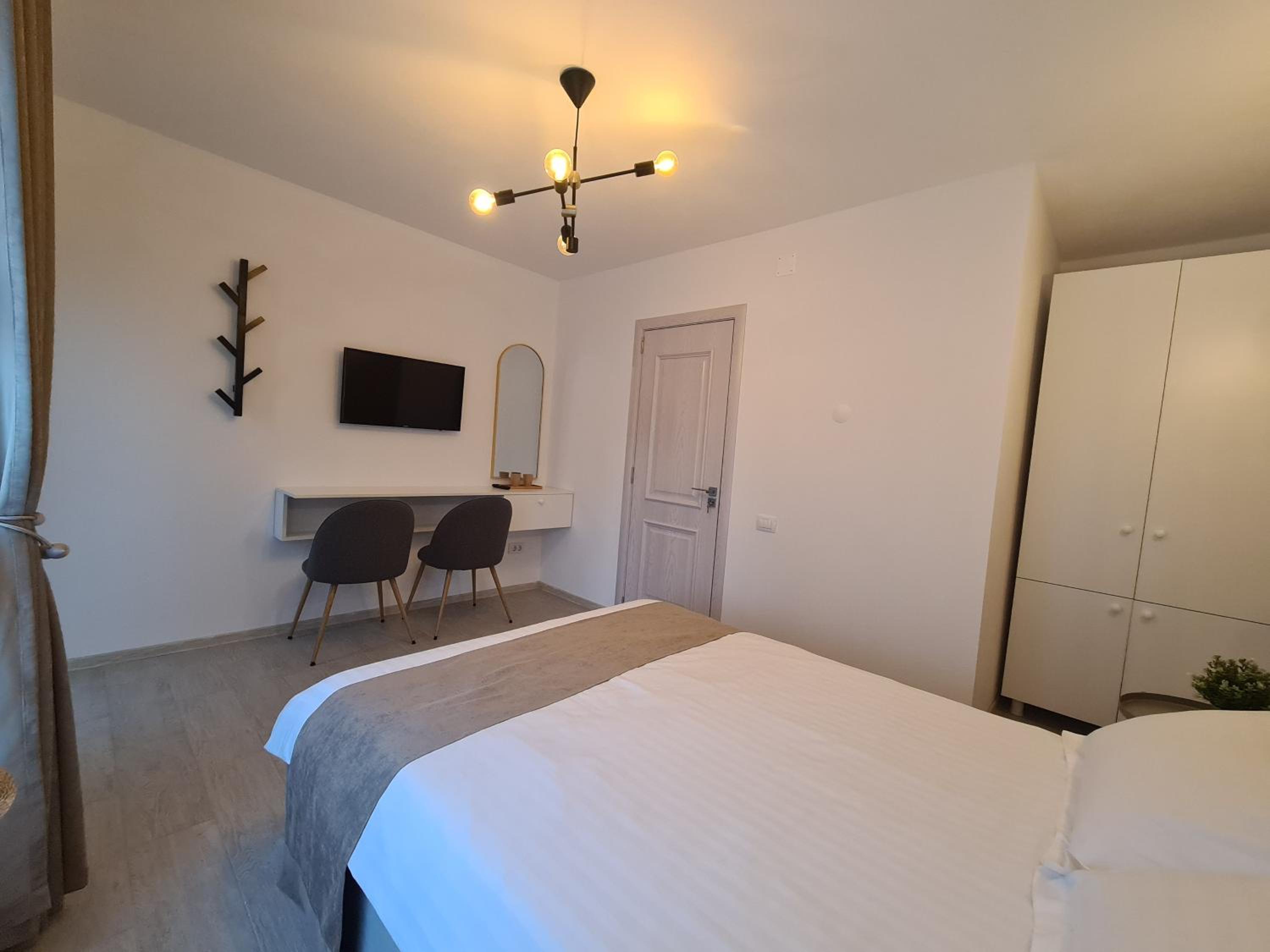 Double Room - Photo 3