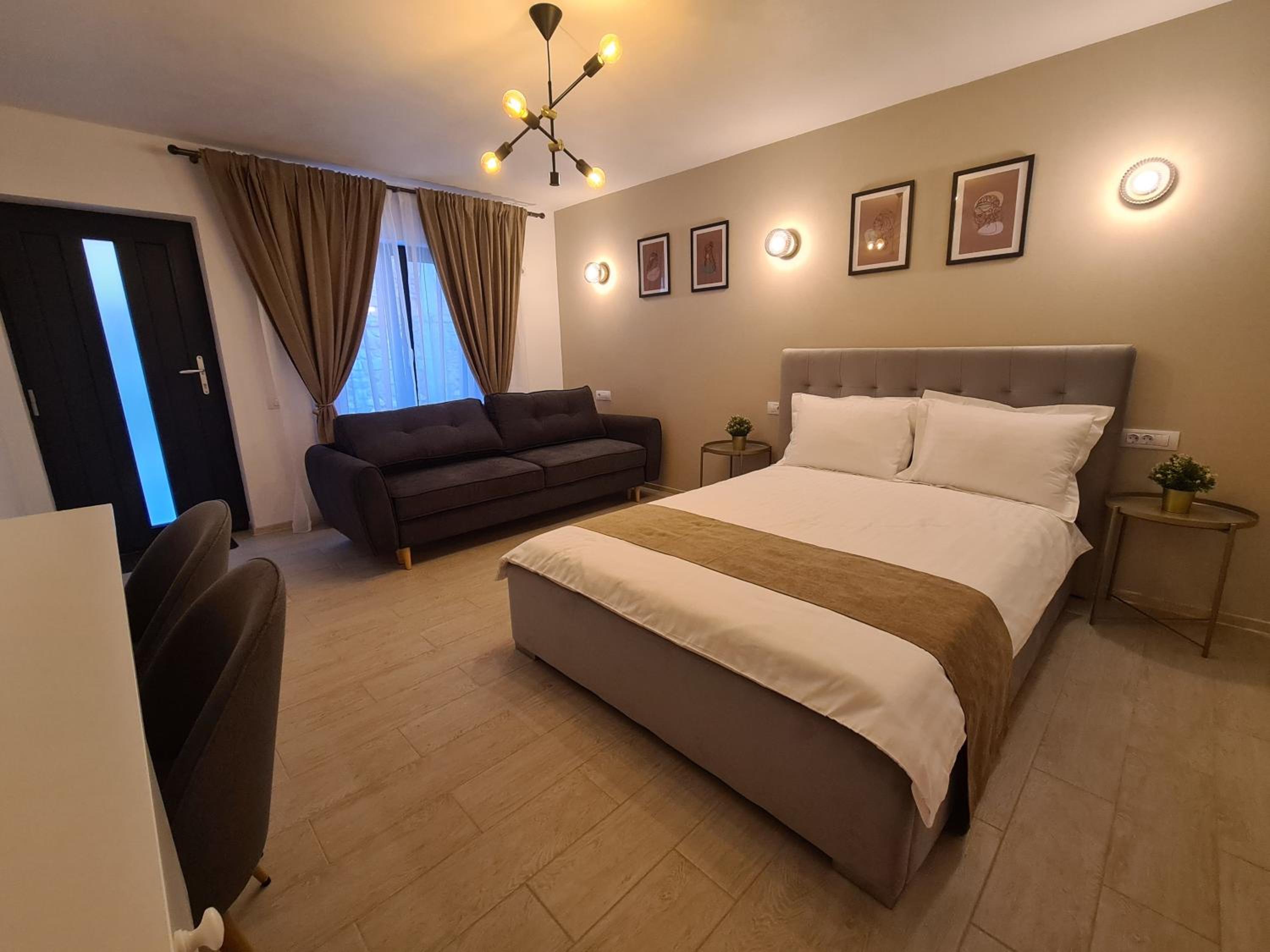 Quadruple Room - Photo 1