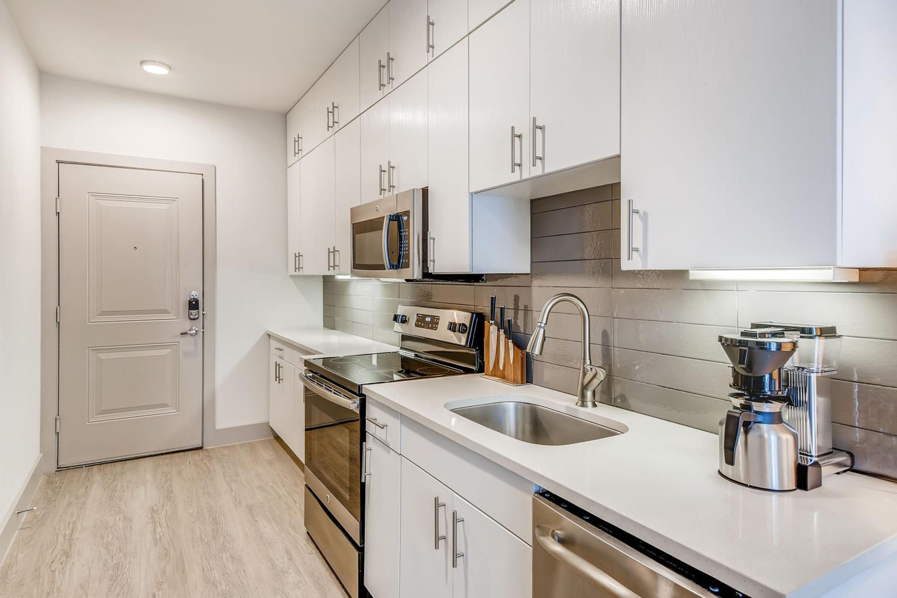 1 Bedroom Apt on East 6th St. thumbnail 6