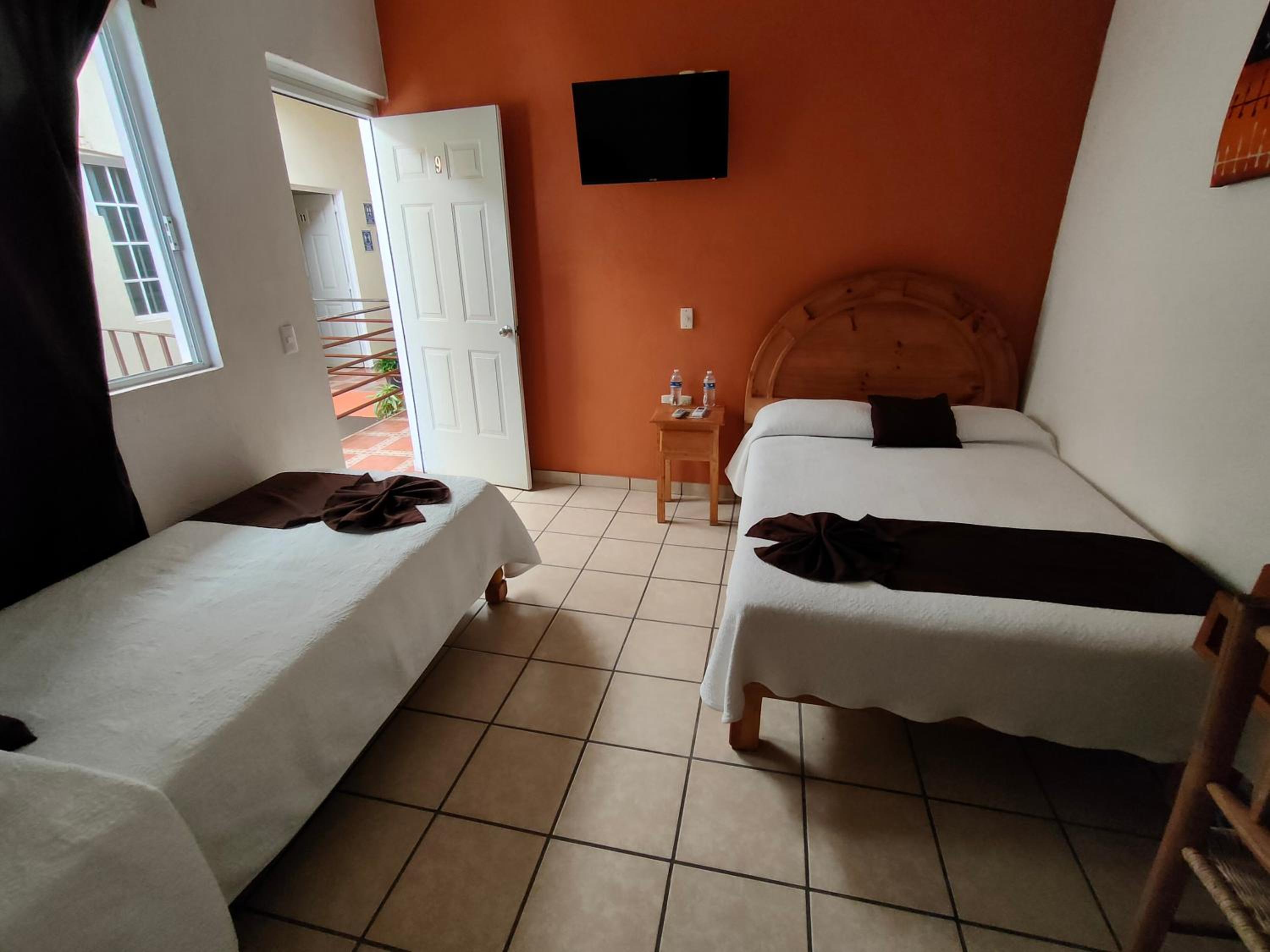 Deluxe Triple Room photo 2