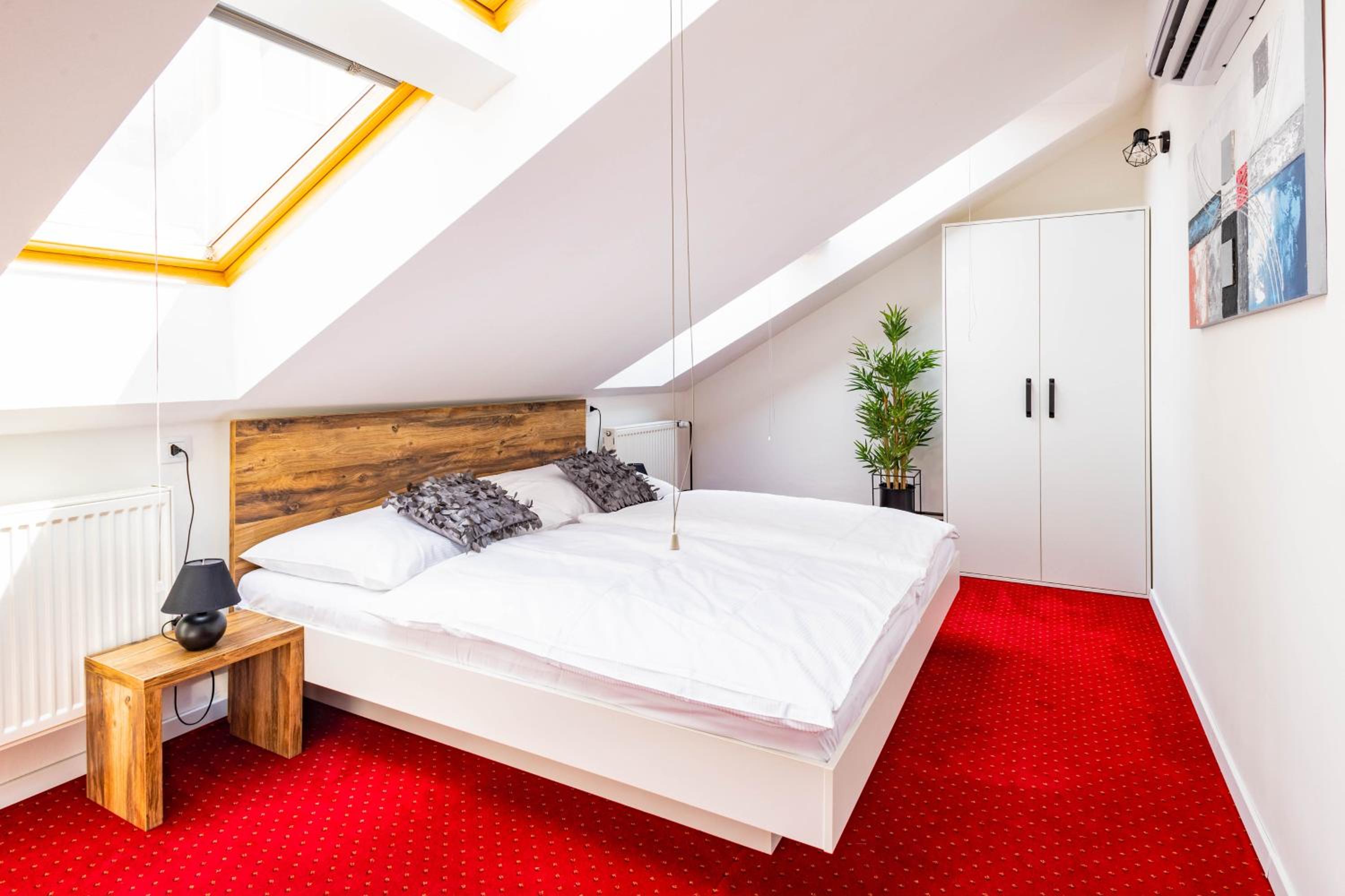 Two-Bedroom Apartment - Photo 4