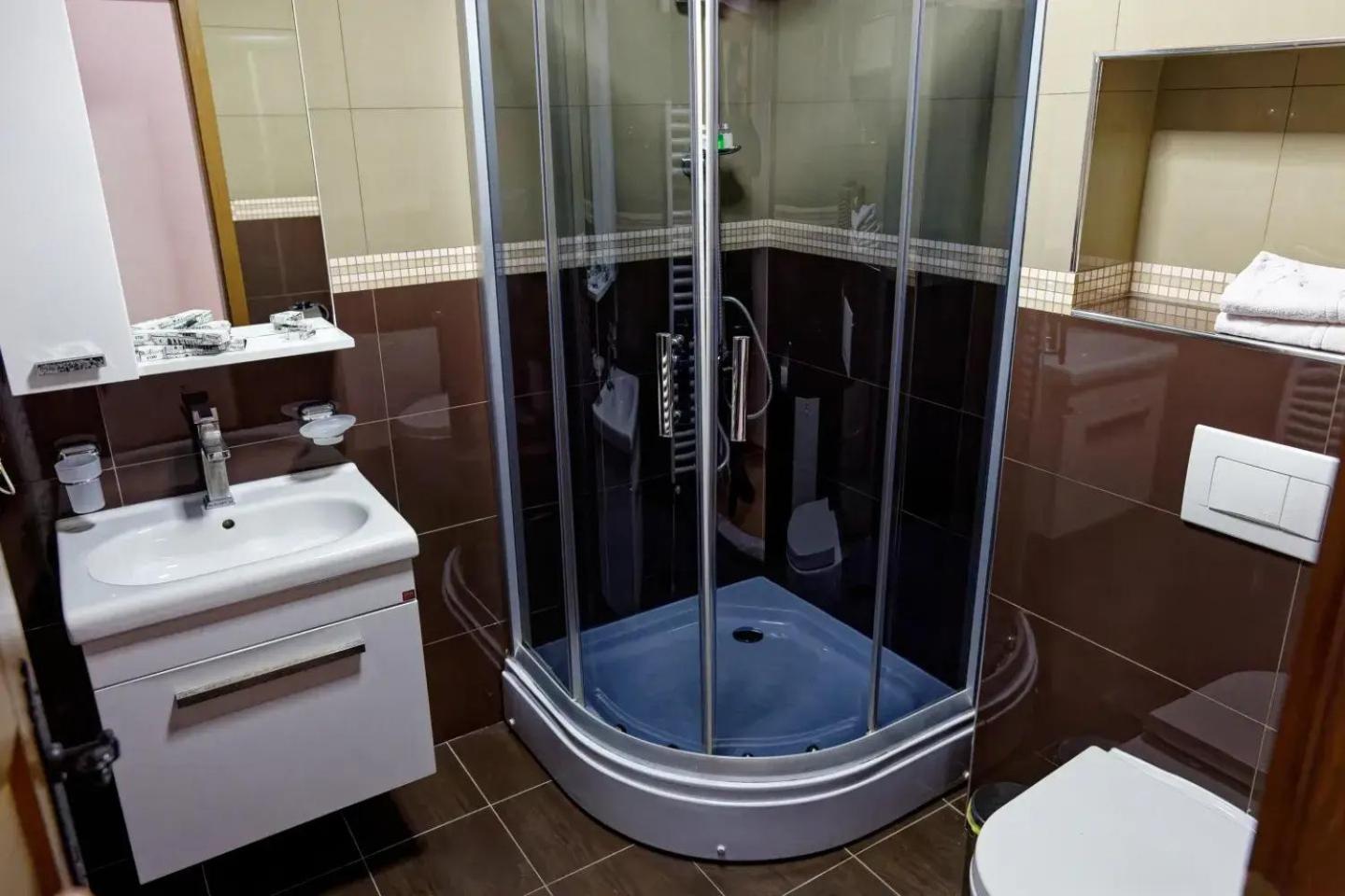 Double Room with Mountain View - Photo 4