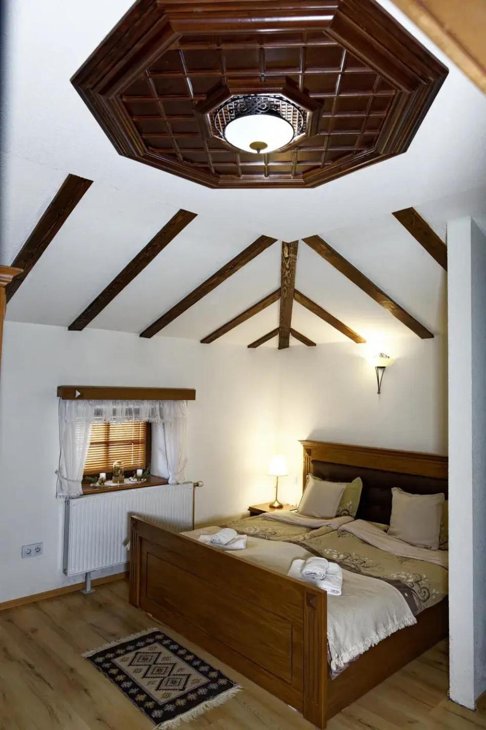 Double Room with Mountain View - Photo 3