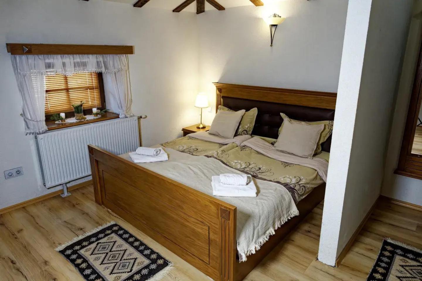Double Room with Mountain View - Photo 2